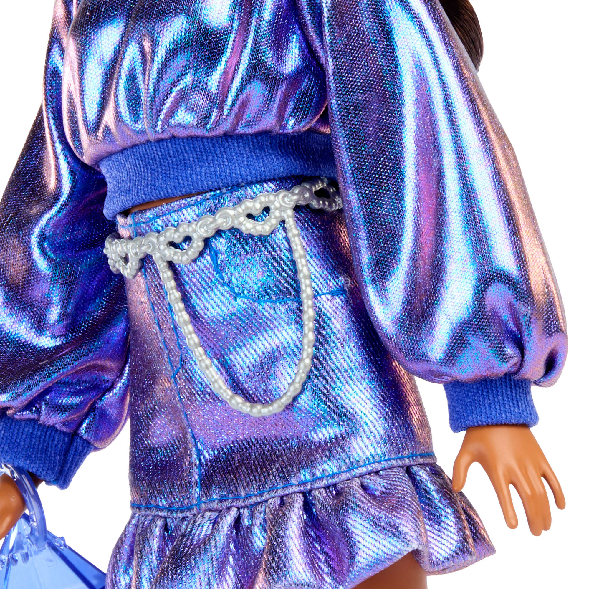 Barbie Fashionista Muñeca Deluxe Cabello Castaño y Cojunto Azul Metálico - Image 2