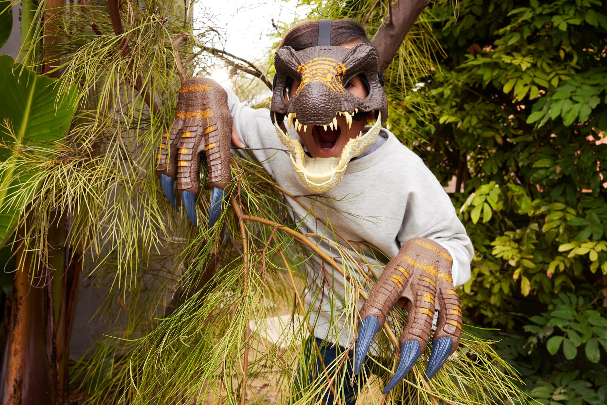 Jurassic World Rebirth Spinosaurus Dinosaur Mask. Role-Play Head Wear. Movie-Inspired Costume Gear - Image 2