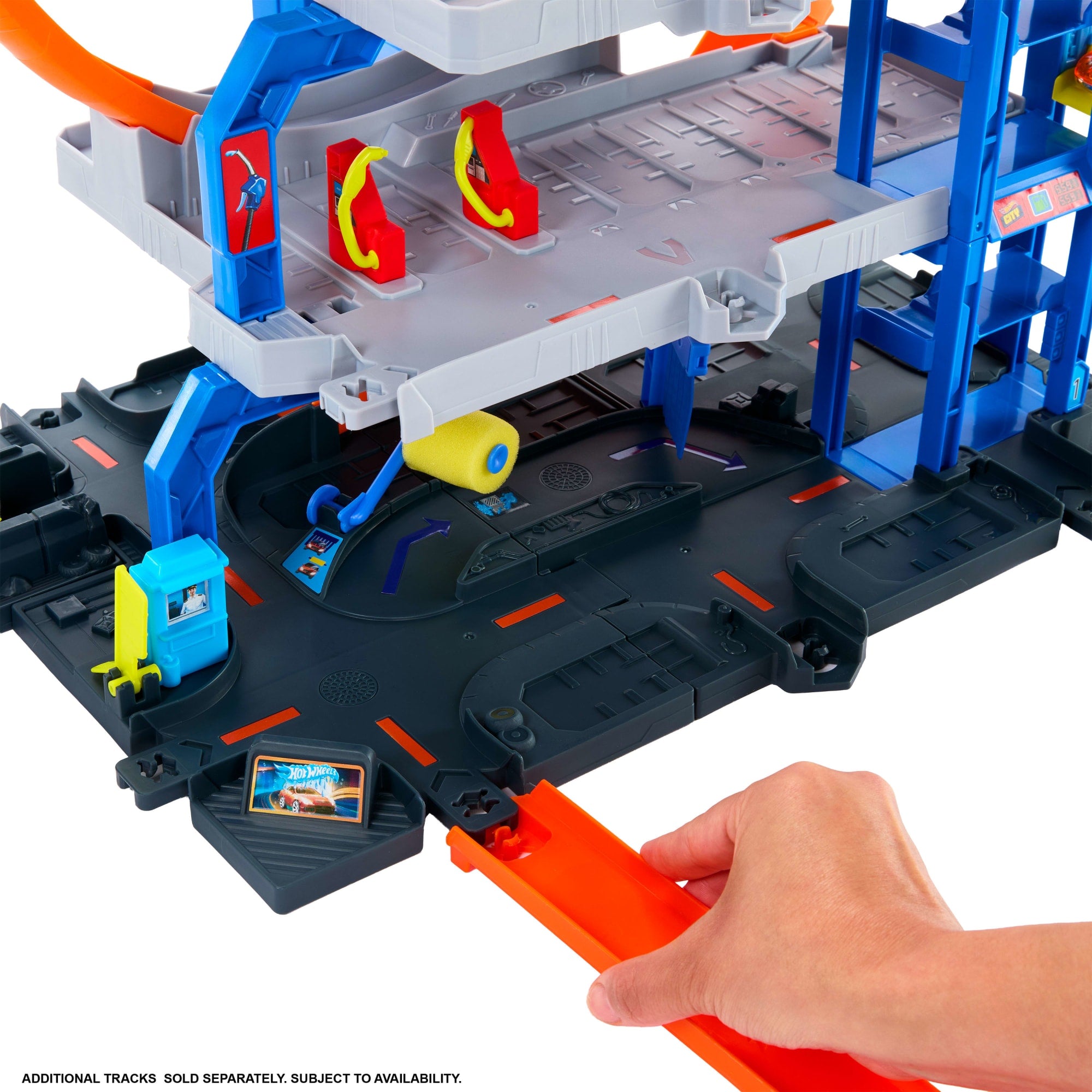 Hot Wheels MEGA Loop Garage Playset With 1 Die-Cast Toy Car & 1 Toy Helicopter in 1:64 Scale - Image 6