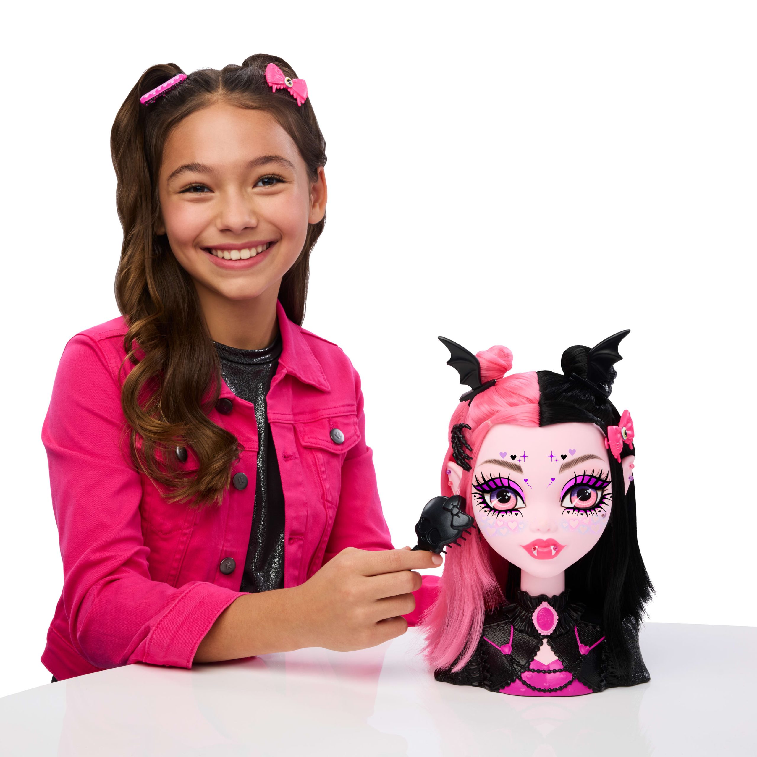 Monster High Draculaura Styling Head With Color Change And 25+ Accessories For Hair And Makeup - Image 2