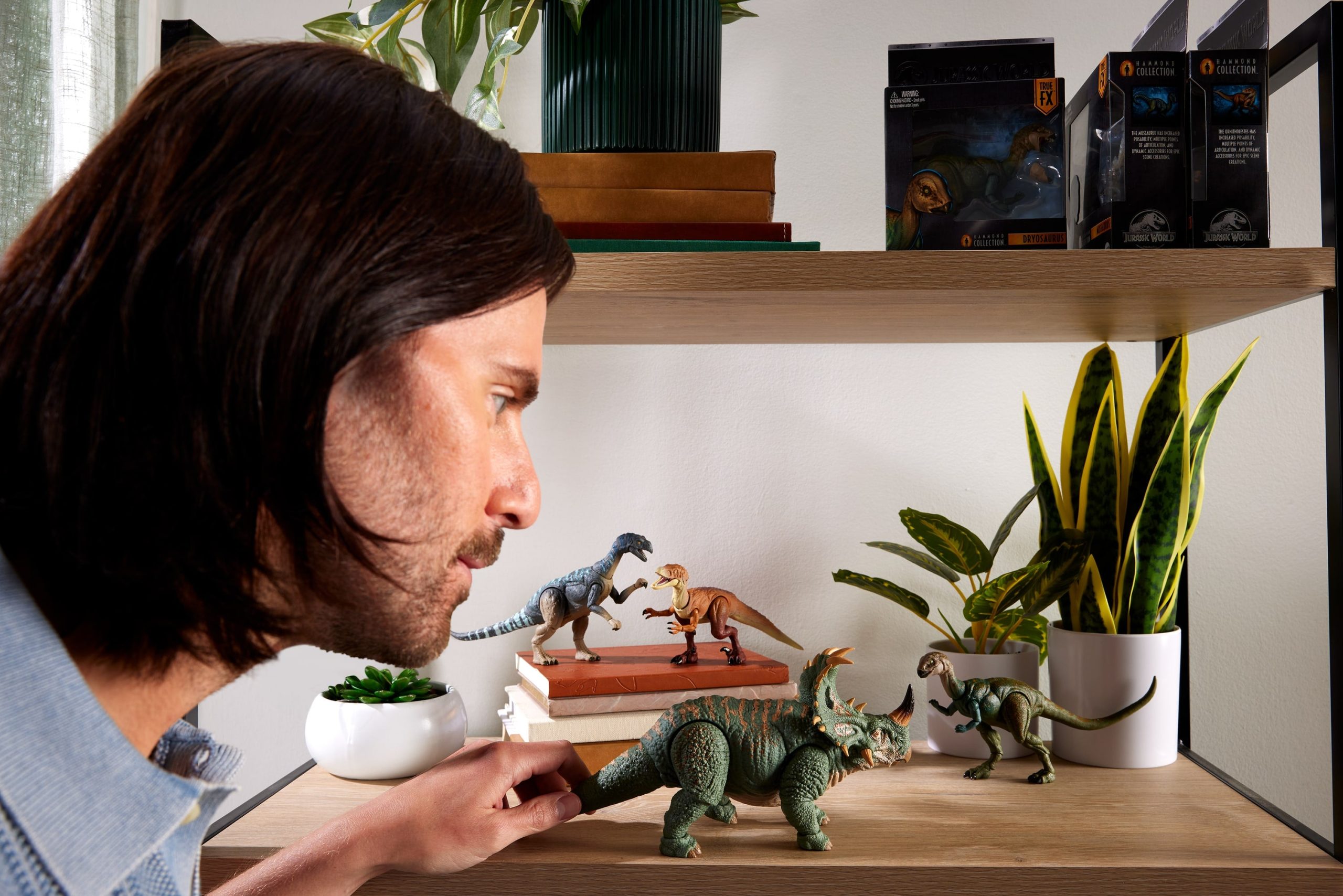 Jurassic World Hammond Collection Dinossauro de Brinquedo Sinoceratops - Image 2