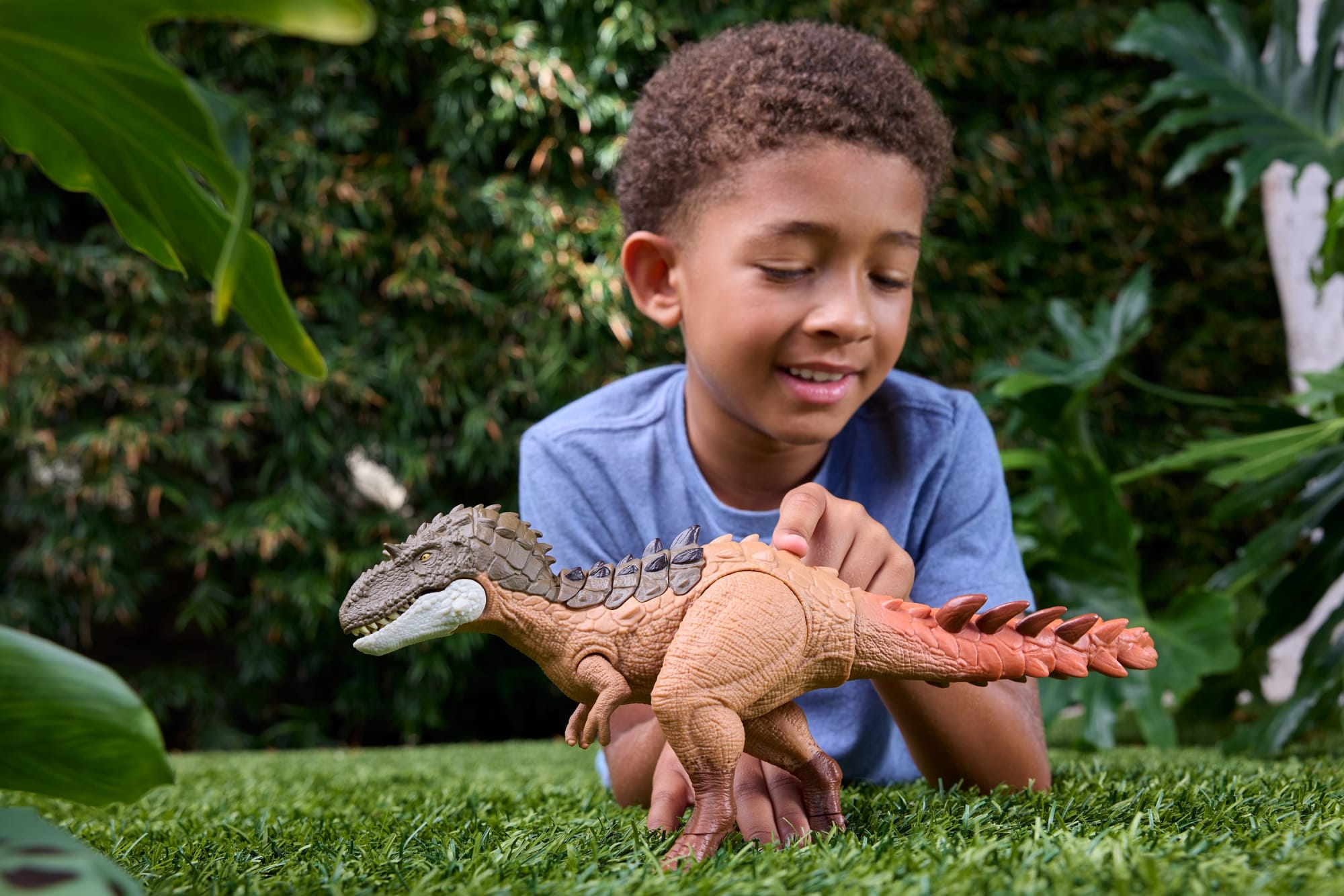Jurassic World Gigantic Thrashers Gorgosaurus Dinosaur Action Figure Toy. 2 Attacks & Evolve Feature - Image 2