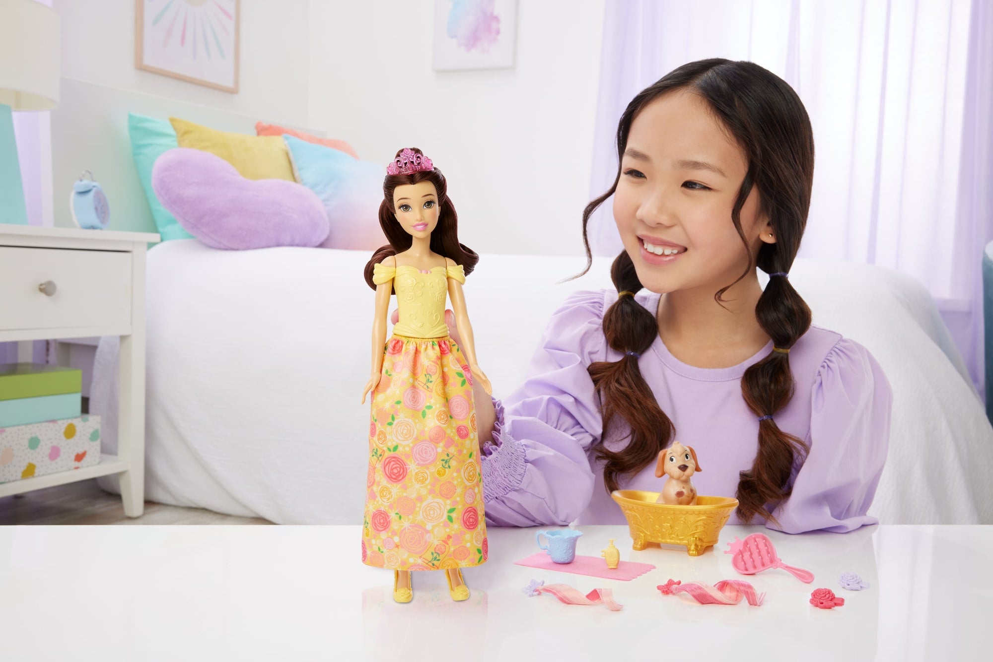 Disney Princess Bathe & Brush Belle Fashion Doll & Dog Figure With Color Change & Accessories - Image 2