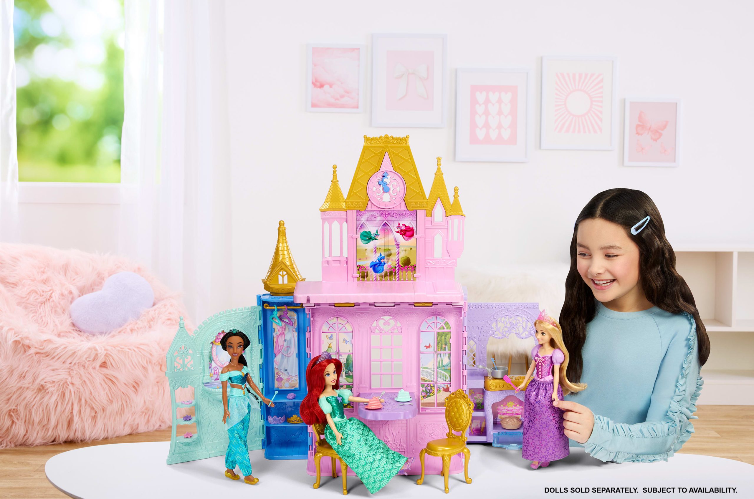 Disney Princess Close & Carry Foldable Castle Playset With 5 Play Areas & 20 Accessories - Image 2