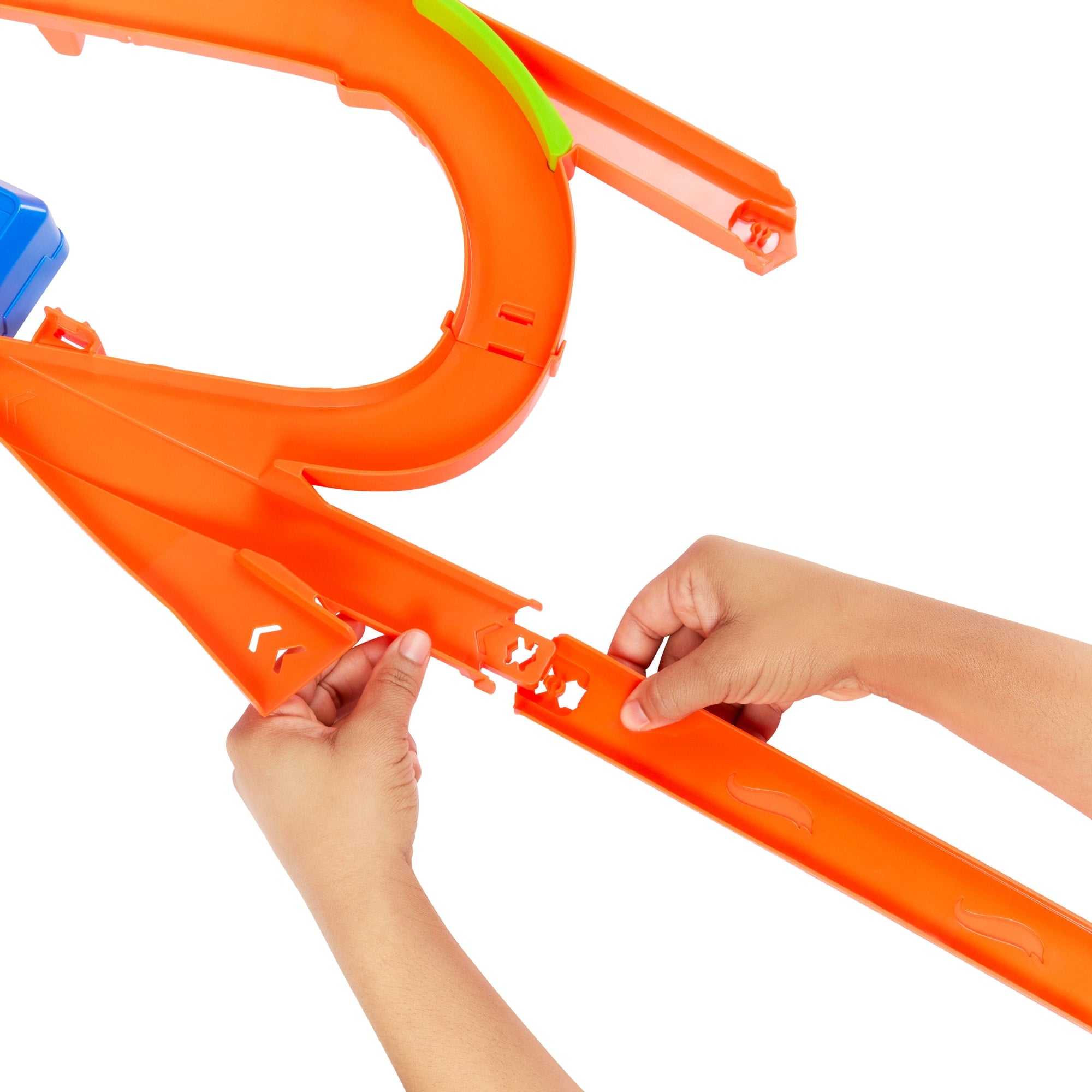 Hot Wheels Stunt Tracks Mid-AIr Crash Playset With 1:64 Scale Die-Cast Toy Car & Motorized Booster - Image 4