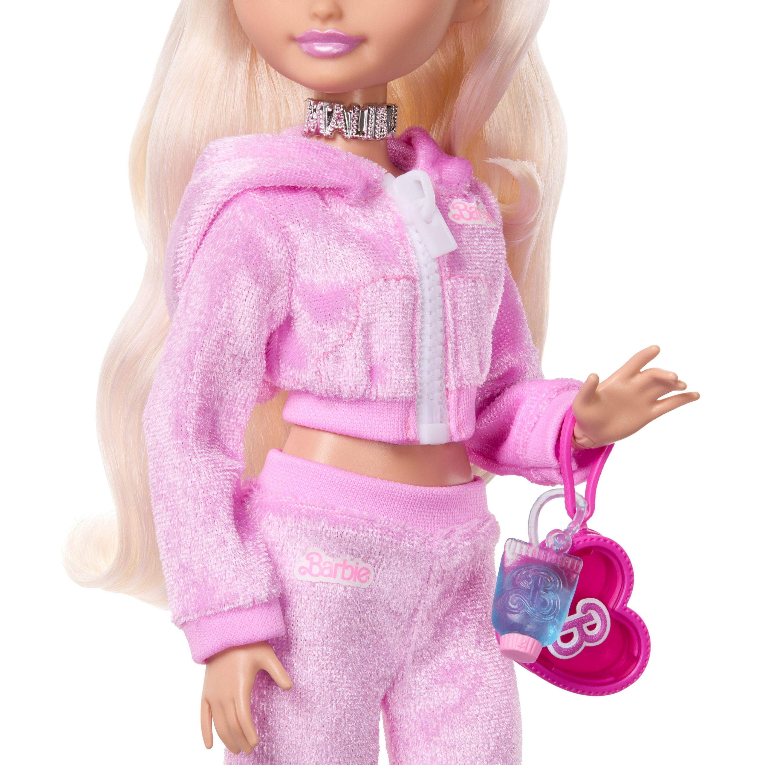 Barbie Dream Besties Weekend Getaway Malibu Fashion Doll With 7 Travel Themed Accessories - Image 3