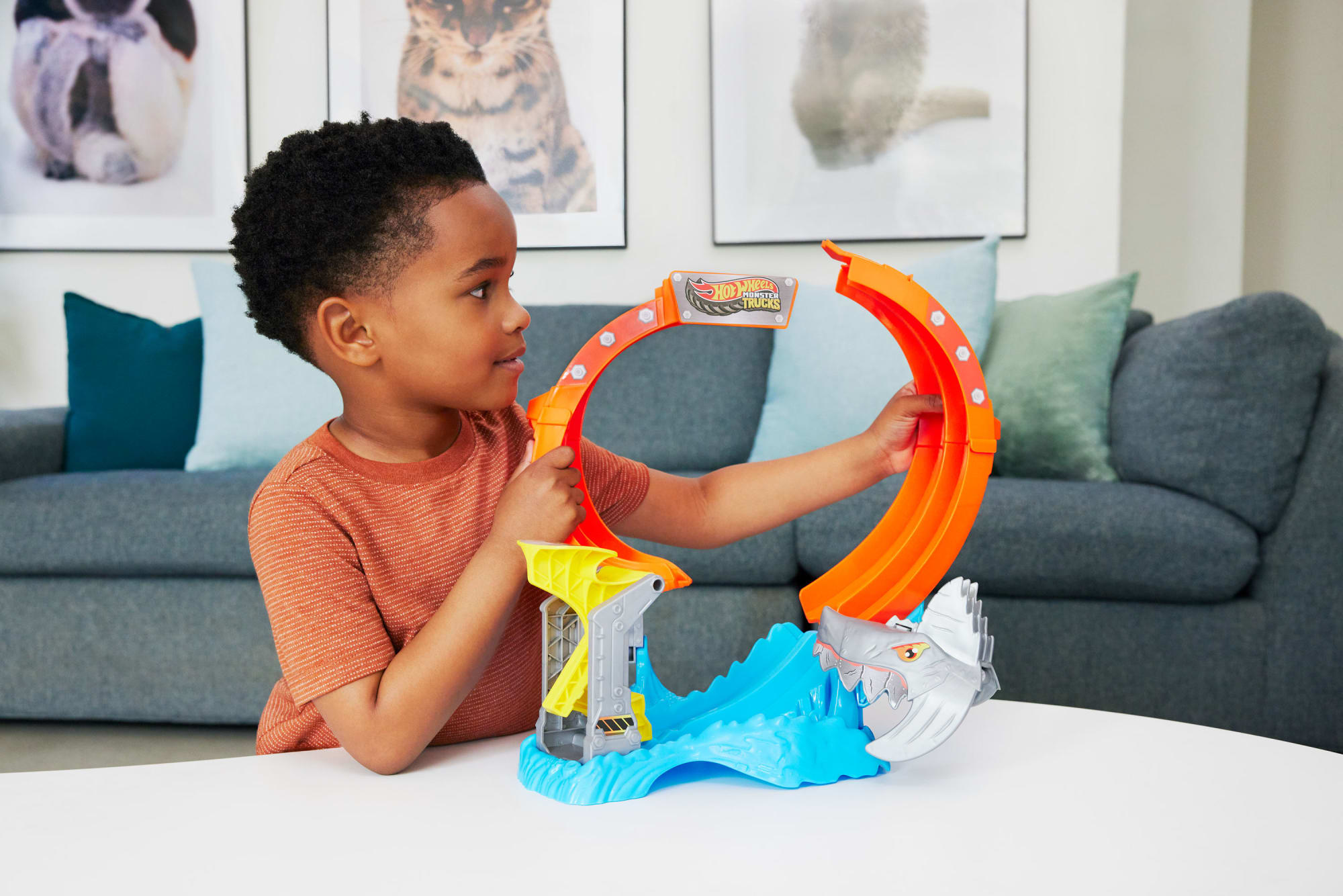 Hot Wheels Monster Trucks Corkscrew Shark Smash Track Set & 1:64 Scale MEGA-Wrex Toy Truck - Image 2