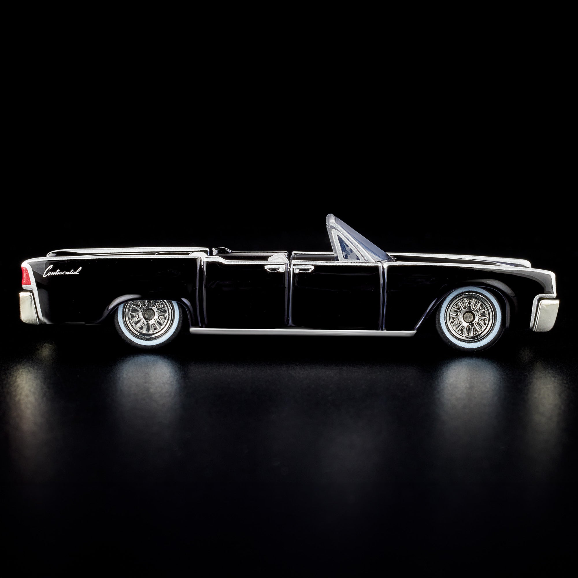 Hot Wheels RLC Exclusive '61 Lincoln Continental - Image 7