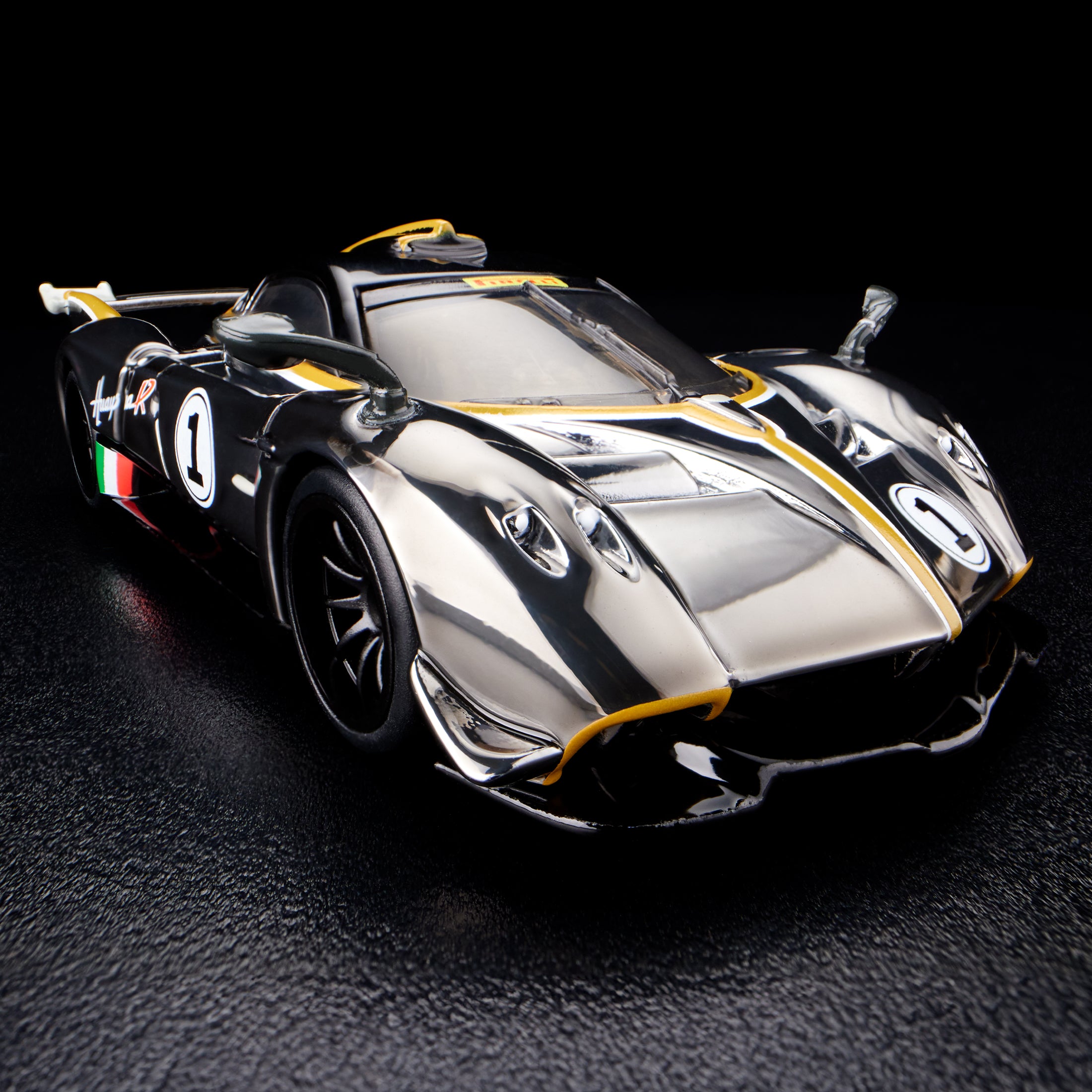 Hot Wheels RLC Exclusive '21 Pagani Huayra R - Image 10