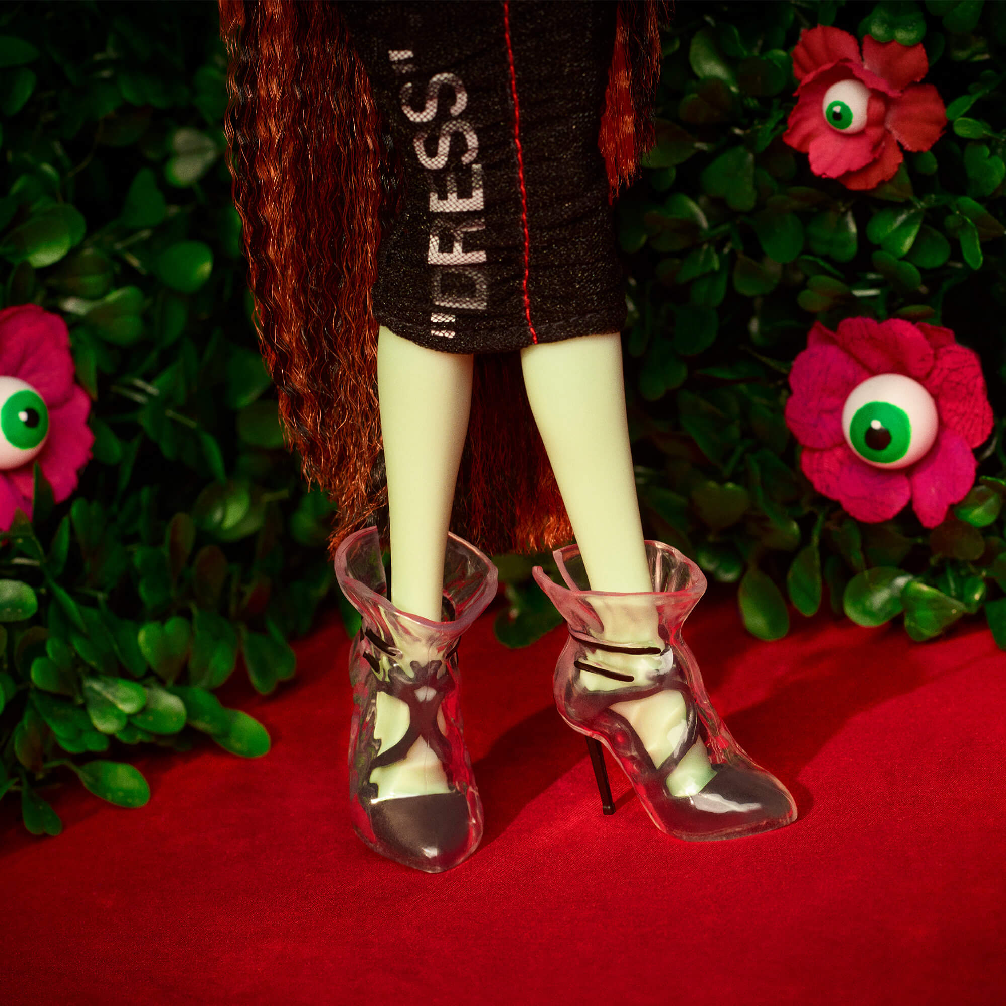 Off-White™ c/o Monster High Electra Melody Doll - Image 3