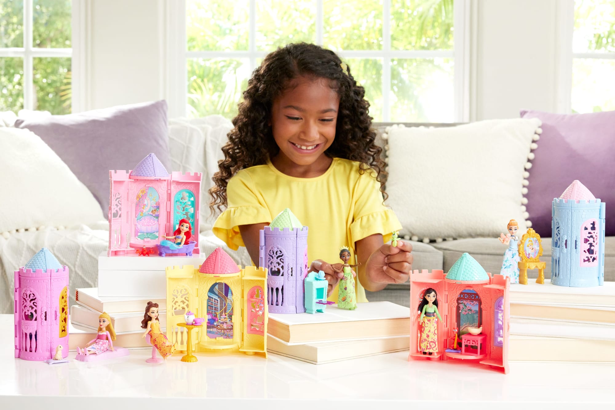 Disney Princess Tower Surprise Small Dolls & Stacking Playsets With 5 Surprises - Image 2