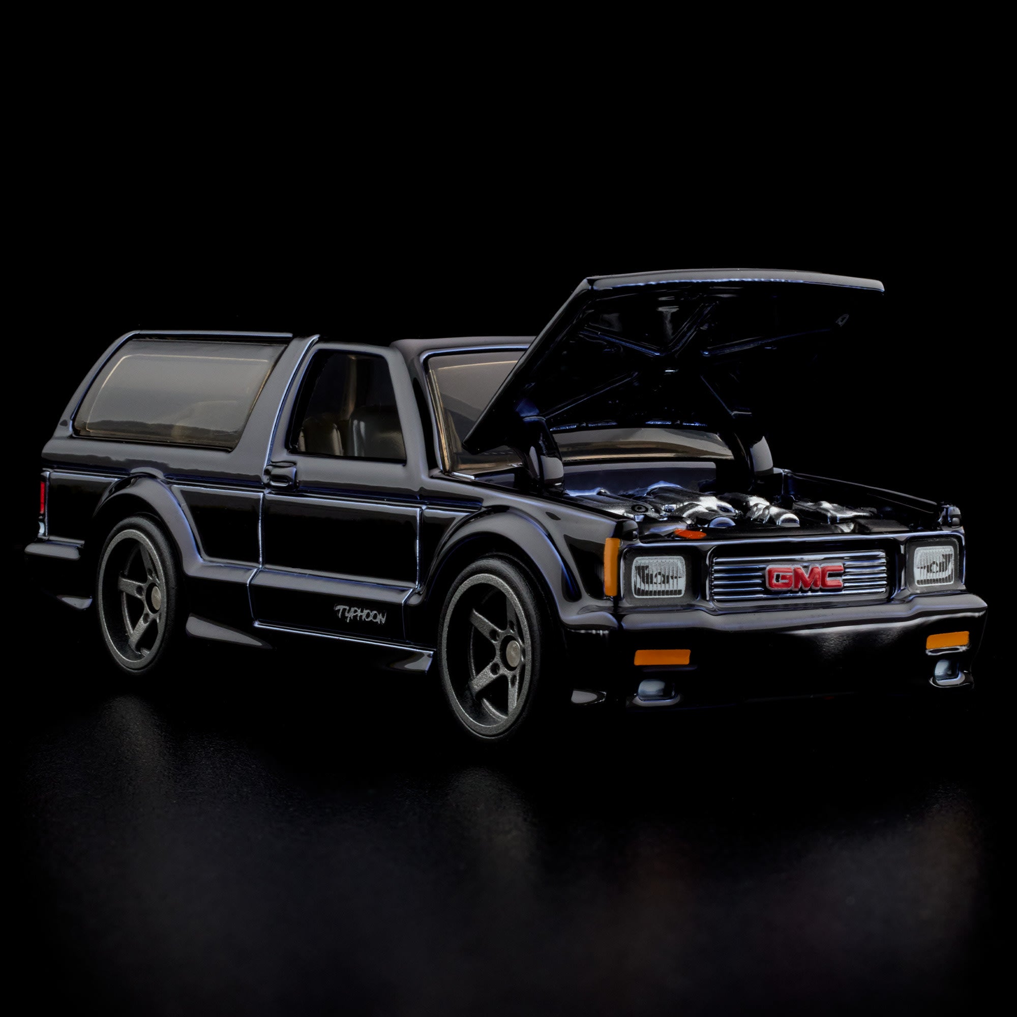 Hot Wheels RLC Exclusive 1992 GMC Typhoon - Image 3