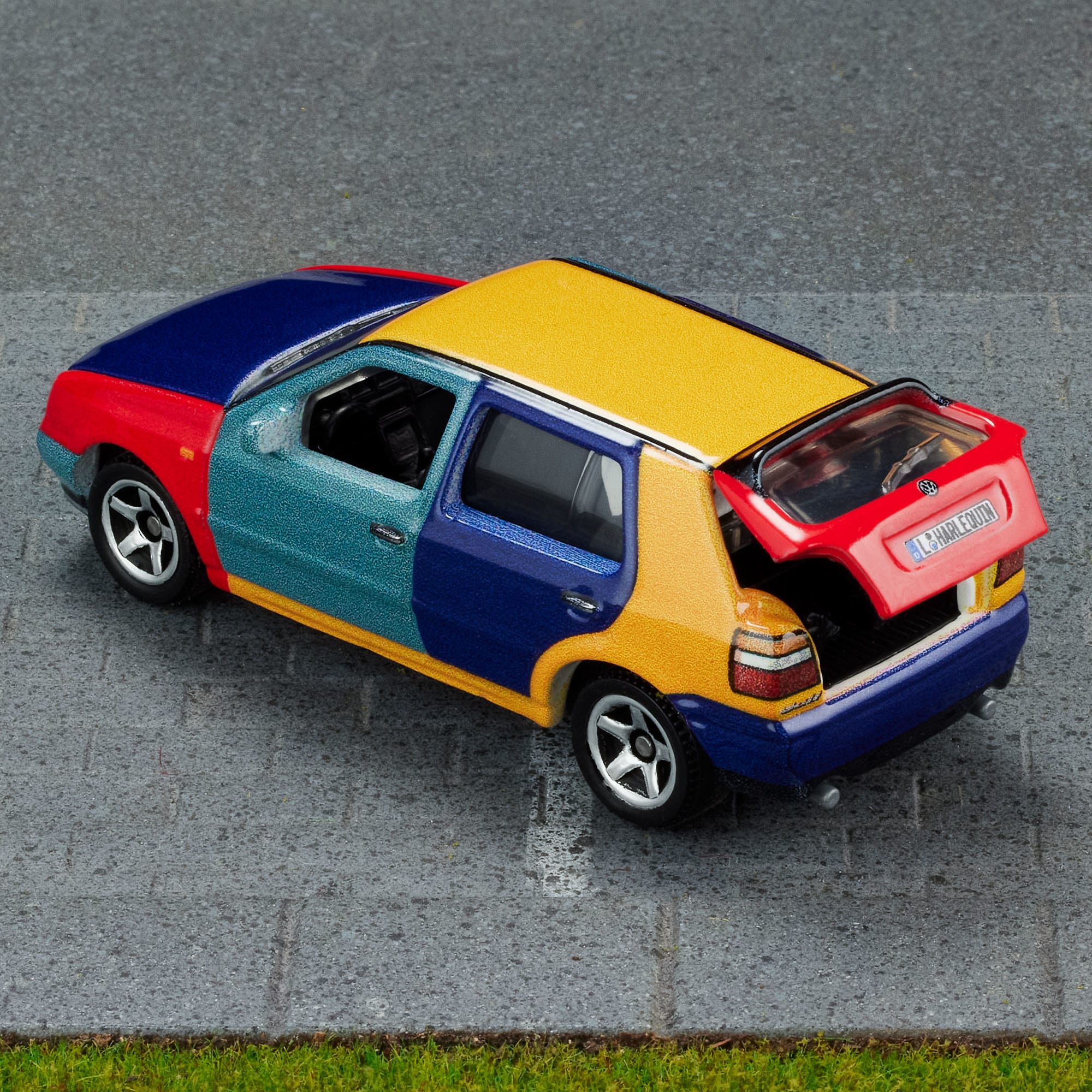 Matchbox 1995 Volkswagen Golf Harlequin - Image 11