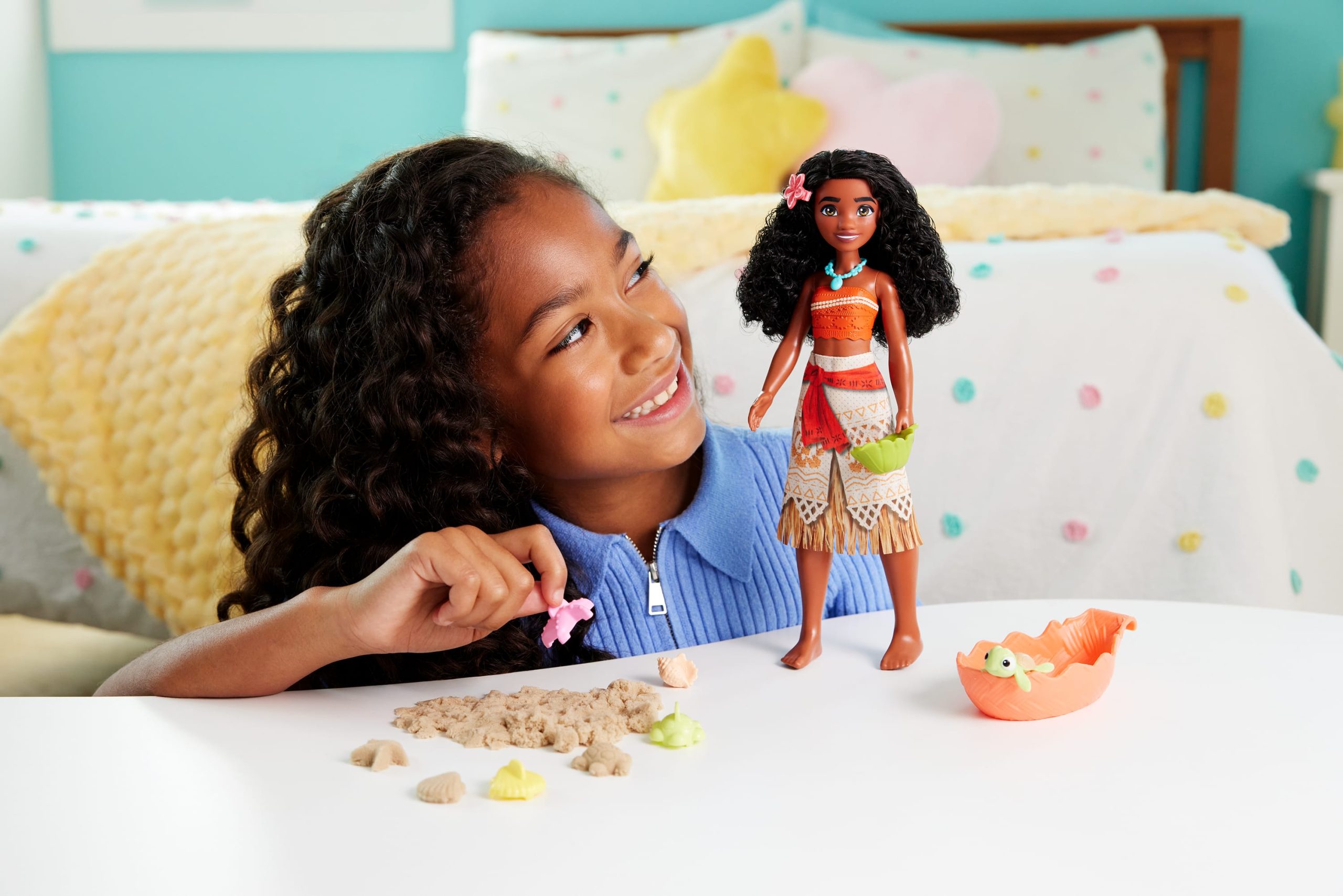 Disney Princess Ocean Friends Moana Doll With Moldable Sand. Animal Friend & 8 Accessories - Image 2