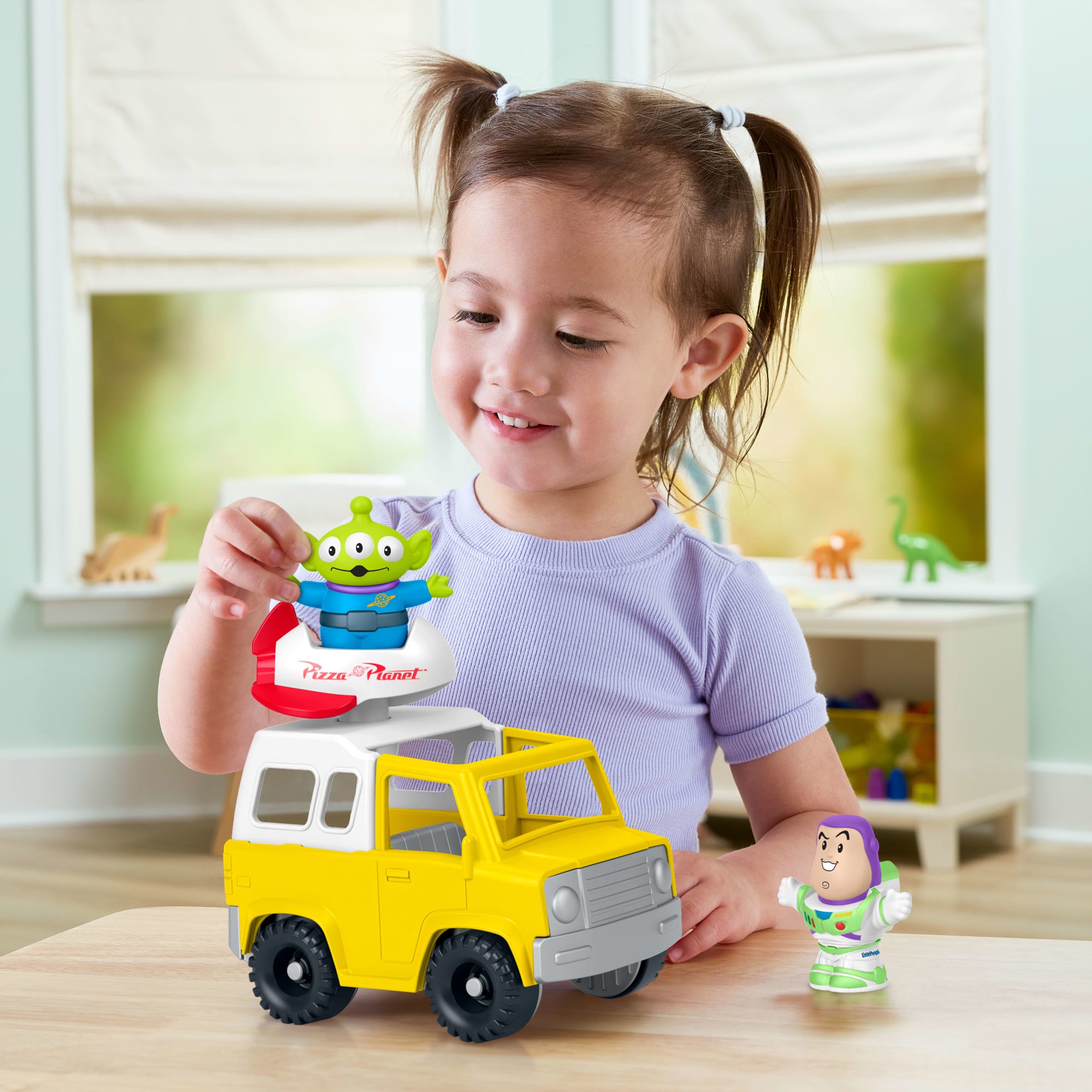 Little People Toy Story Juguete para Bebés Vehiculo Buzz Lightyear Pizza Planeta - Image 2