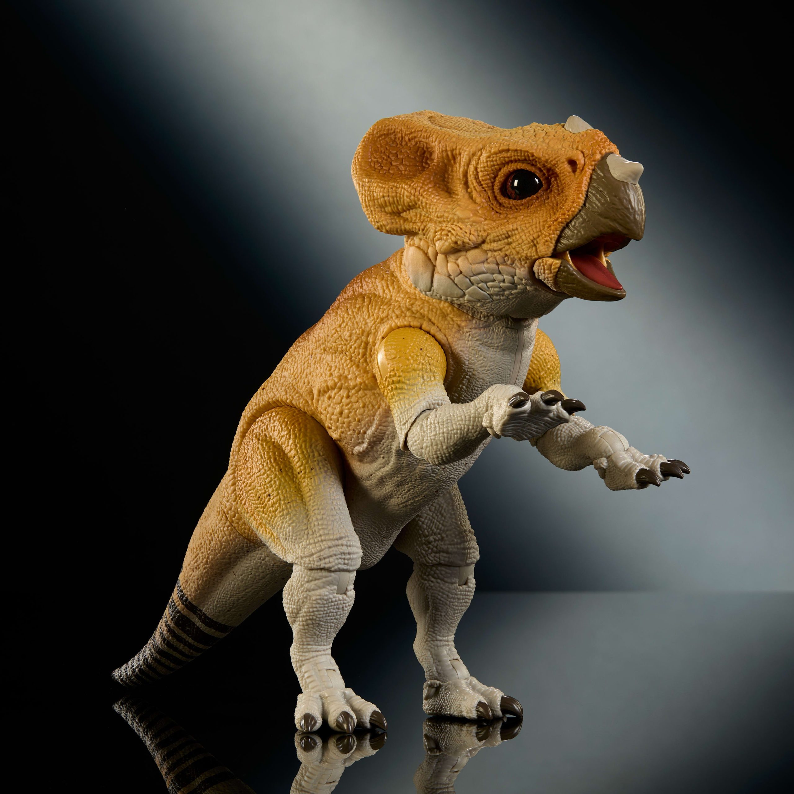 Jurassic World Hammond Collection Screen Scale Aquilops Dolores Dinosaur Figure. Real Feel & Glass Eyes - Image 4