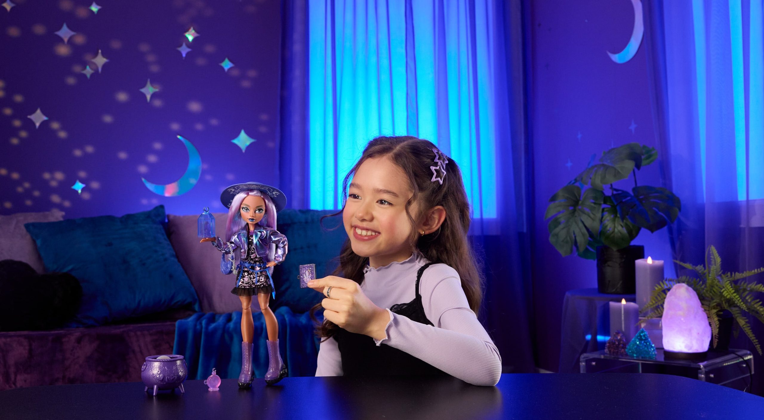 Monster High Moonspell Magic Muñeca Layla Stone - Image 2
