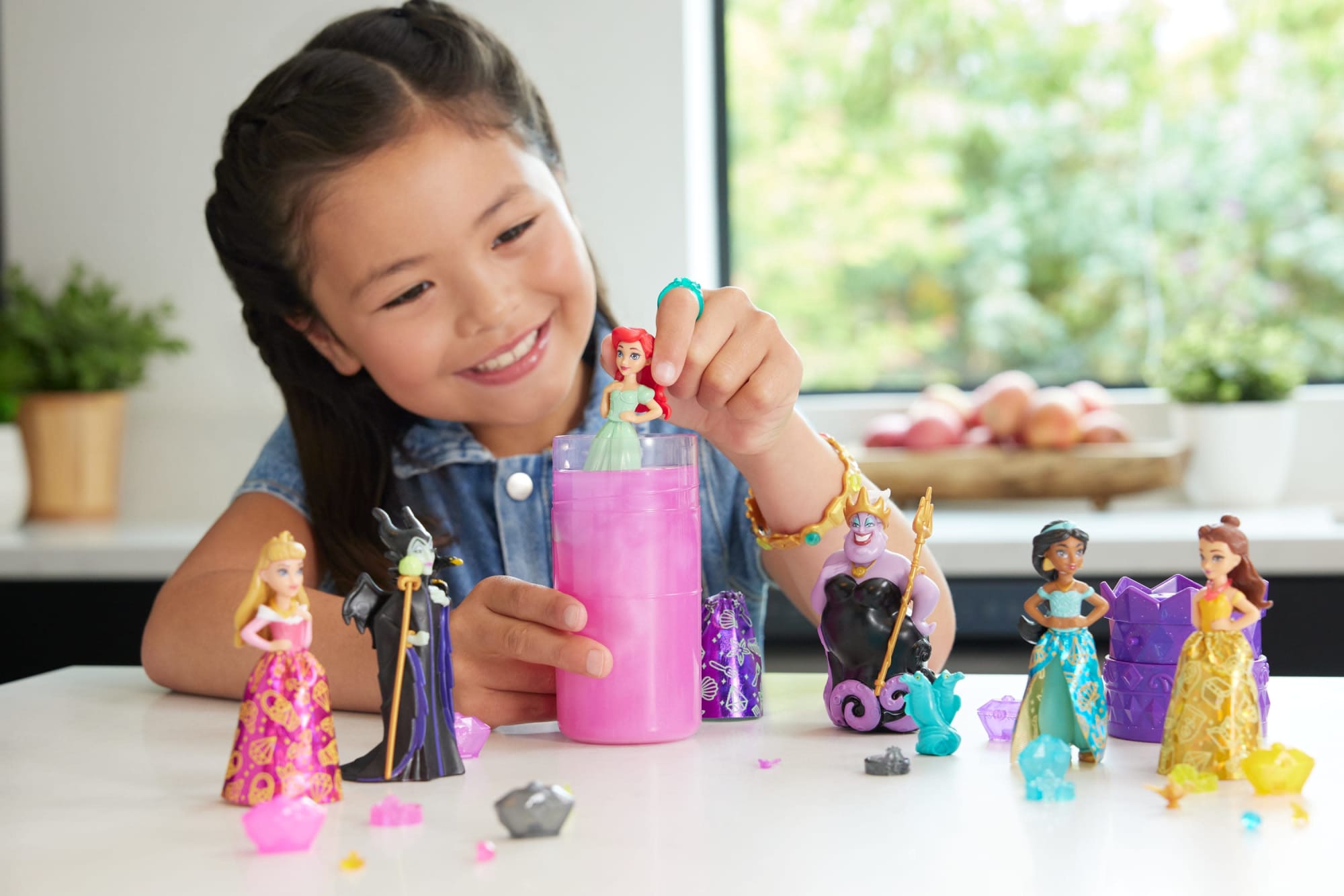 Princesses Disney Royauté Color Reveal Princesse Ou Méchante - Image 2