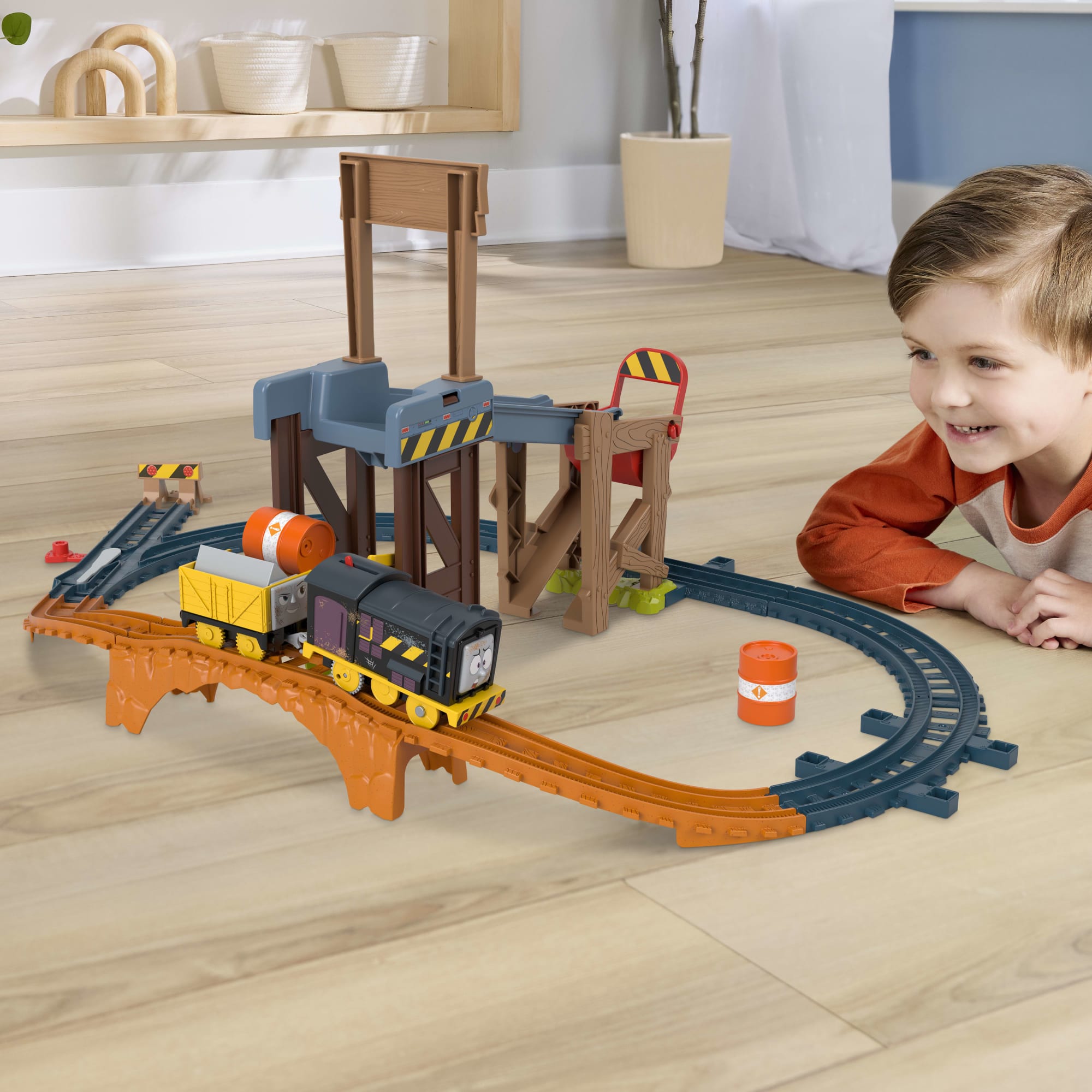 Thomas e Seus Amigos Pista de Brinquedo Motorizada de Construção Diesel - Image 2