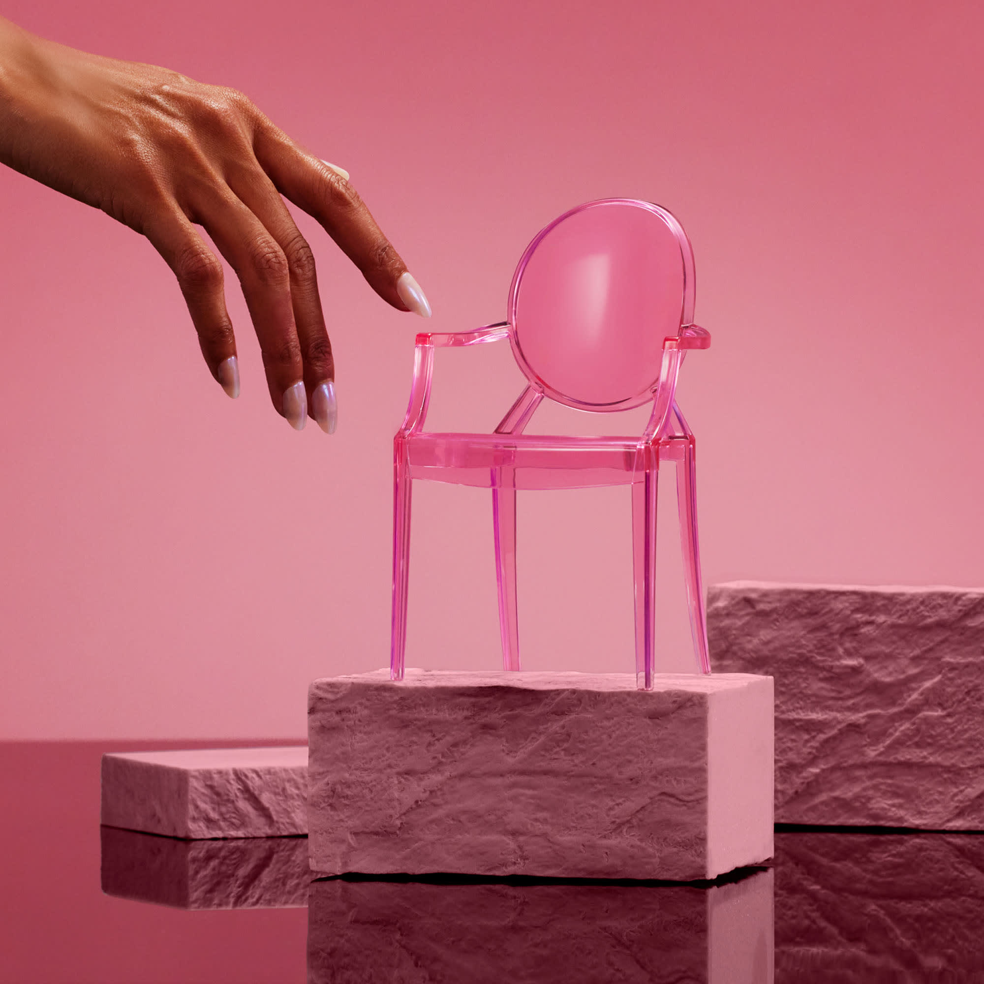 Barbie x Kartell 5-Piece Doll-Sized Chair Set - Image 4