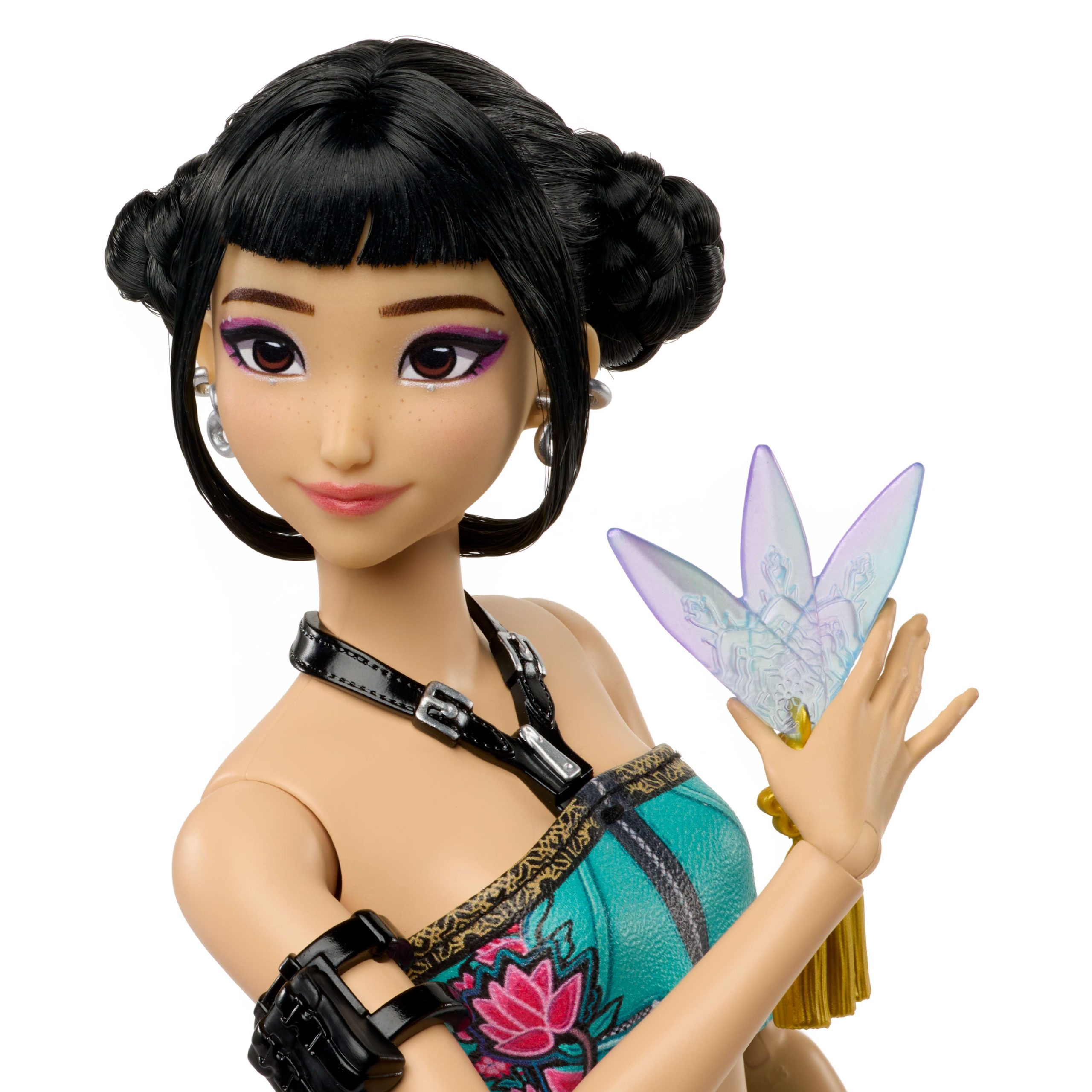 KPop Demon Hunters HUNTR/X Zoey Fashion Doll in Removable Look With Themed Movie Accessories - Image 3