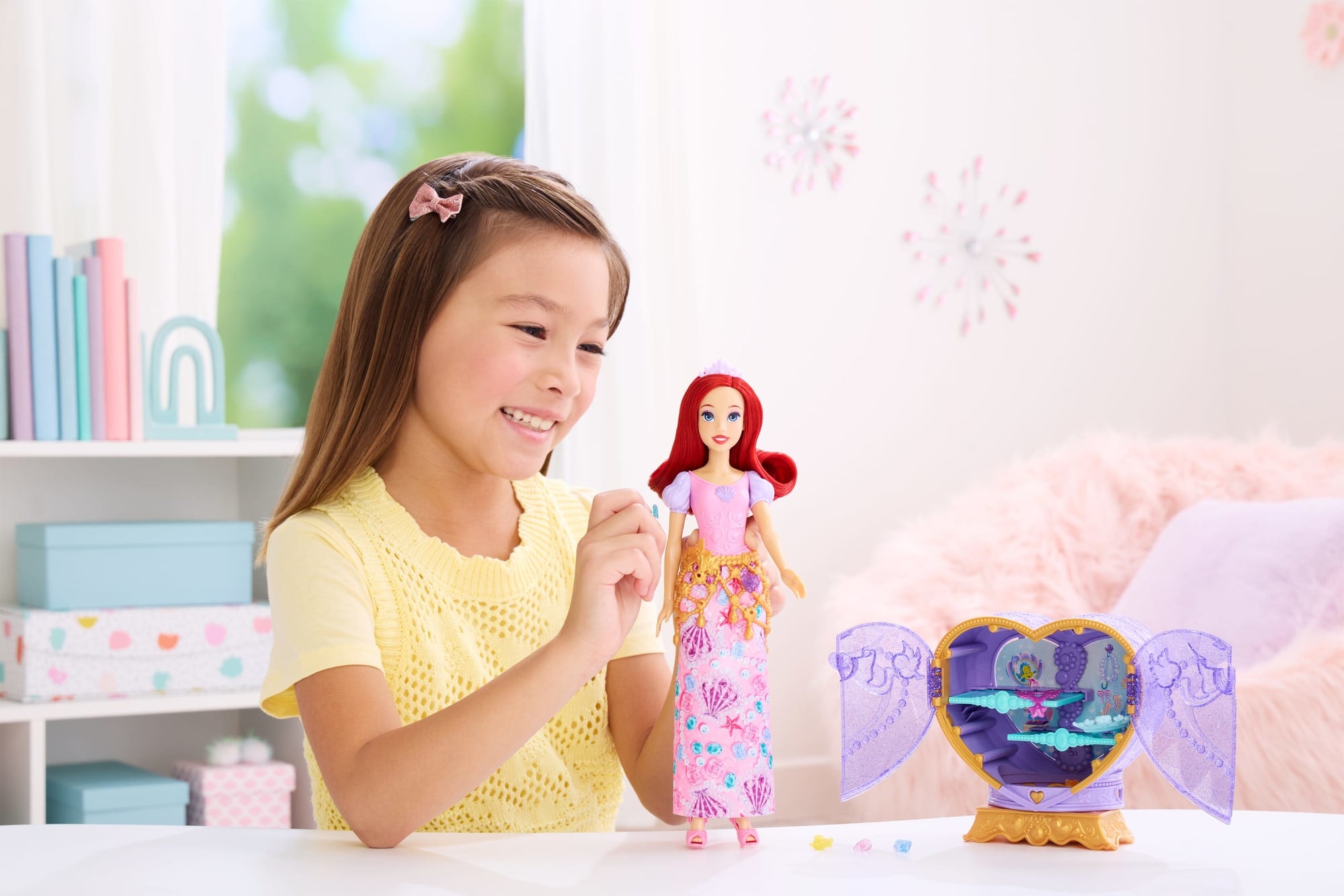 Disney Princess Jewel Reveal Fashion Doll With 8 Surprises including Gem Box & 10 Accessories - Image 2