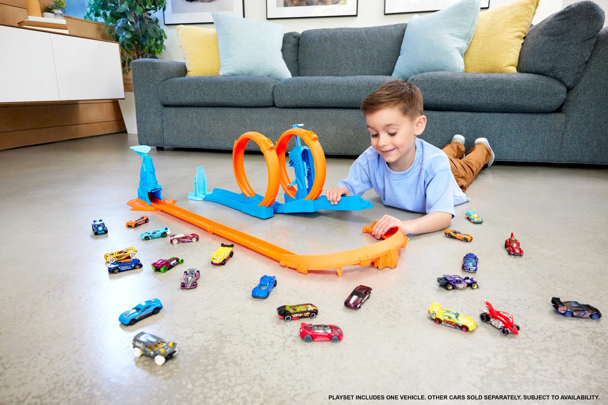 Hot Wheels Track Creator Triple Loop Pack & 1:64 Scale Toy Car. Track-Building Set - Image 2