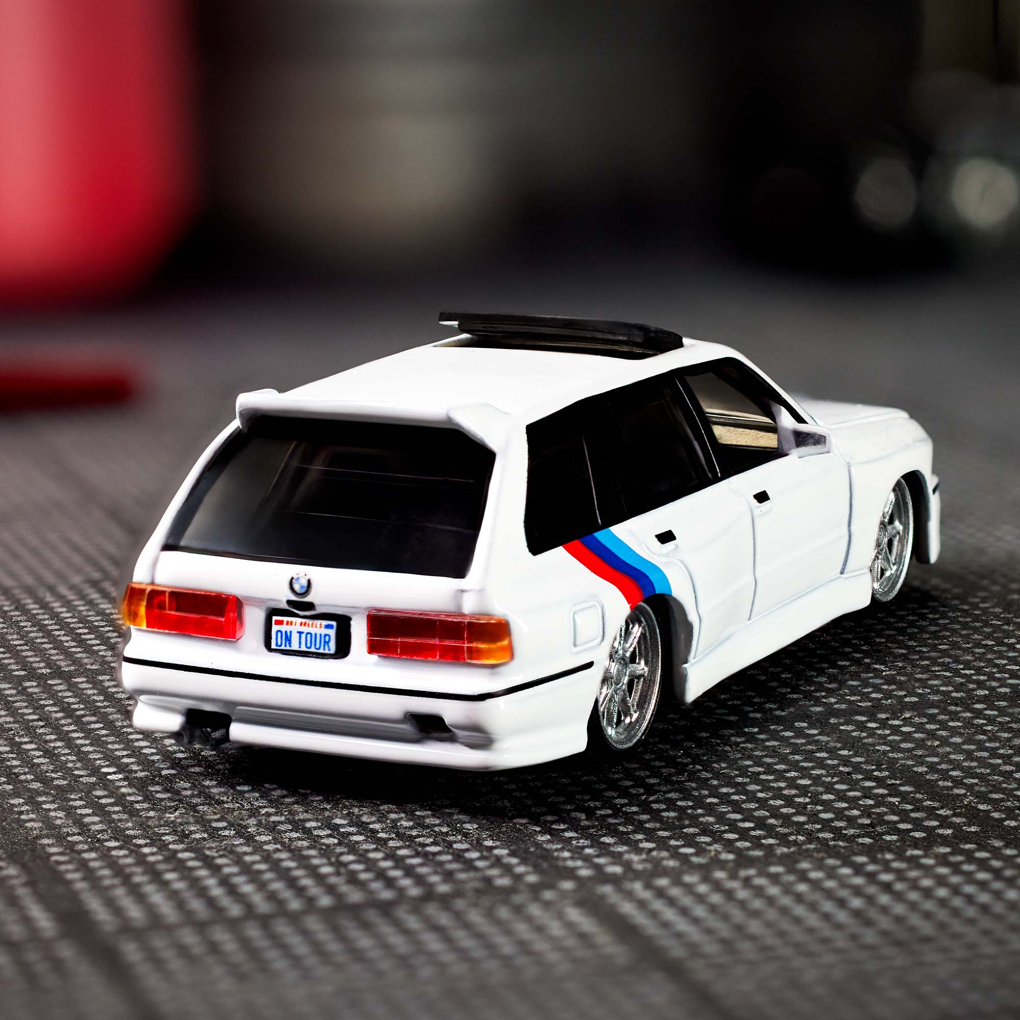 Hot Wheels Elite 64 1990 BMW 318i Touring - Image 7