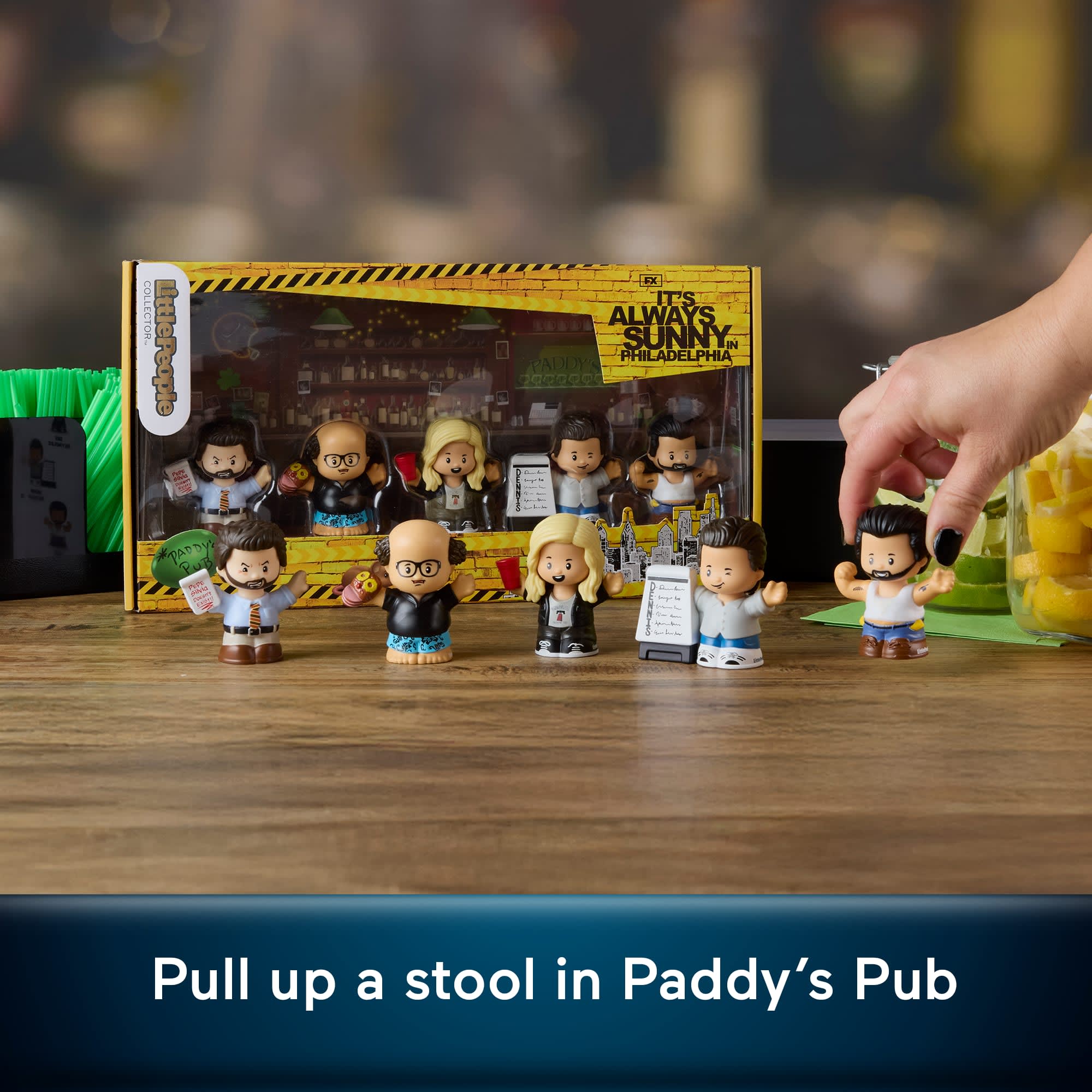 Little People Collector It's Always Sunny in Philadelphia Set For Adults & Fans. 5 Figures - Image 3