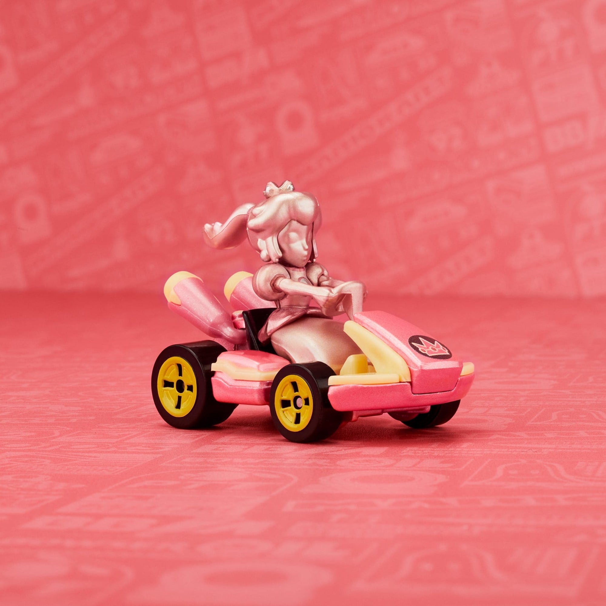Hot Wheels Mario Kart Pink Gold Peach Collectible Vehicle - Image 3
