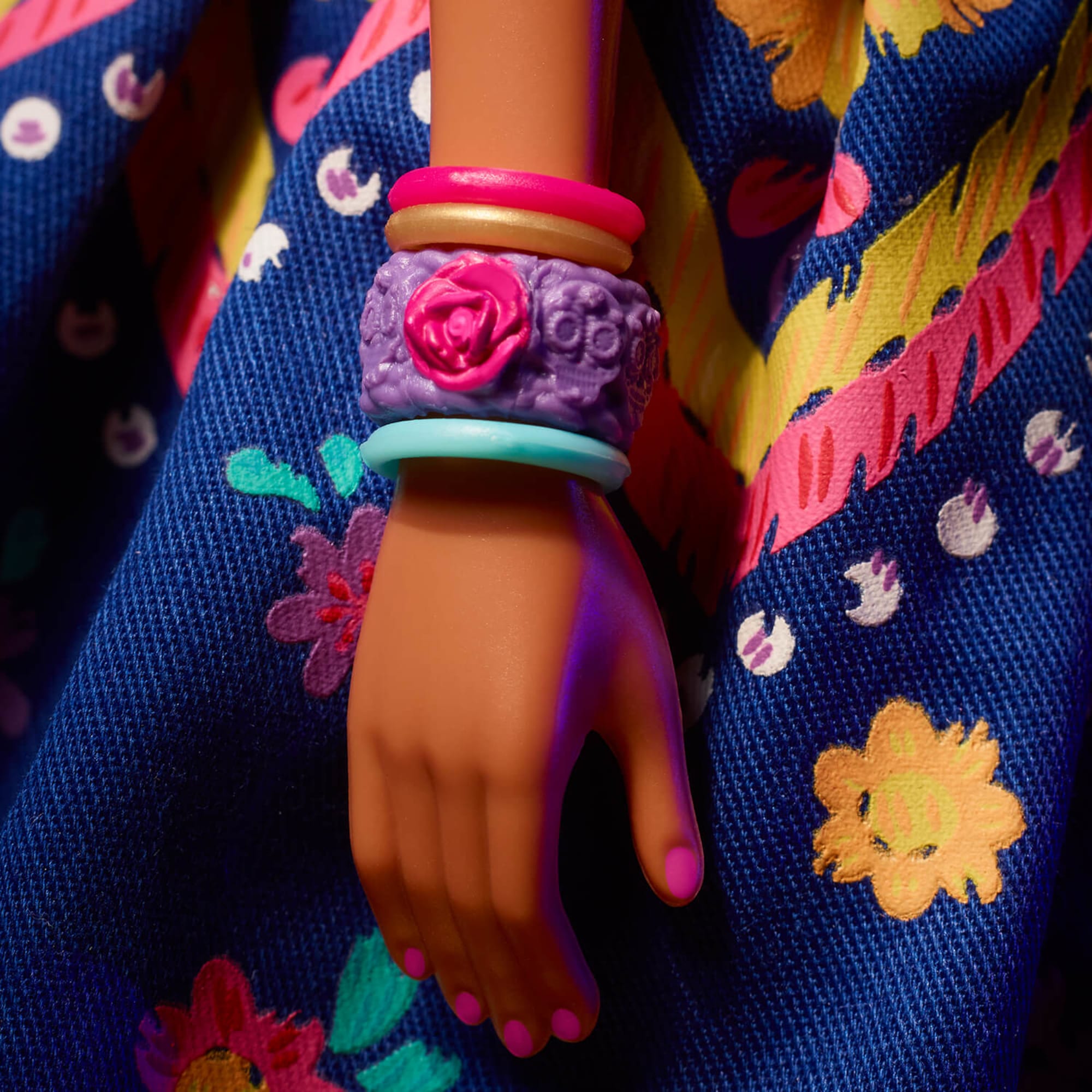2022 Barbie Día De Muertos Doll - Image 4
