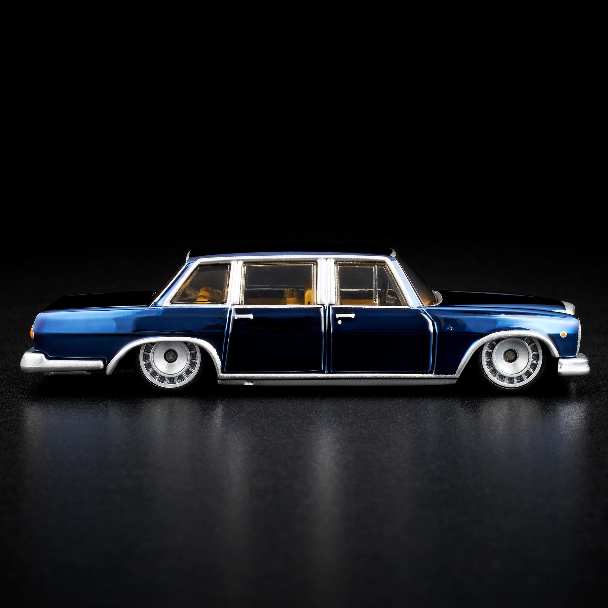 Hot Wheels RLC Exclusive 1964 Mercedes-Benz 600 - Image 11