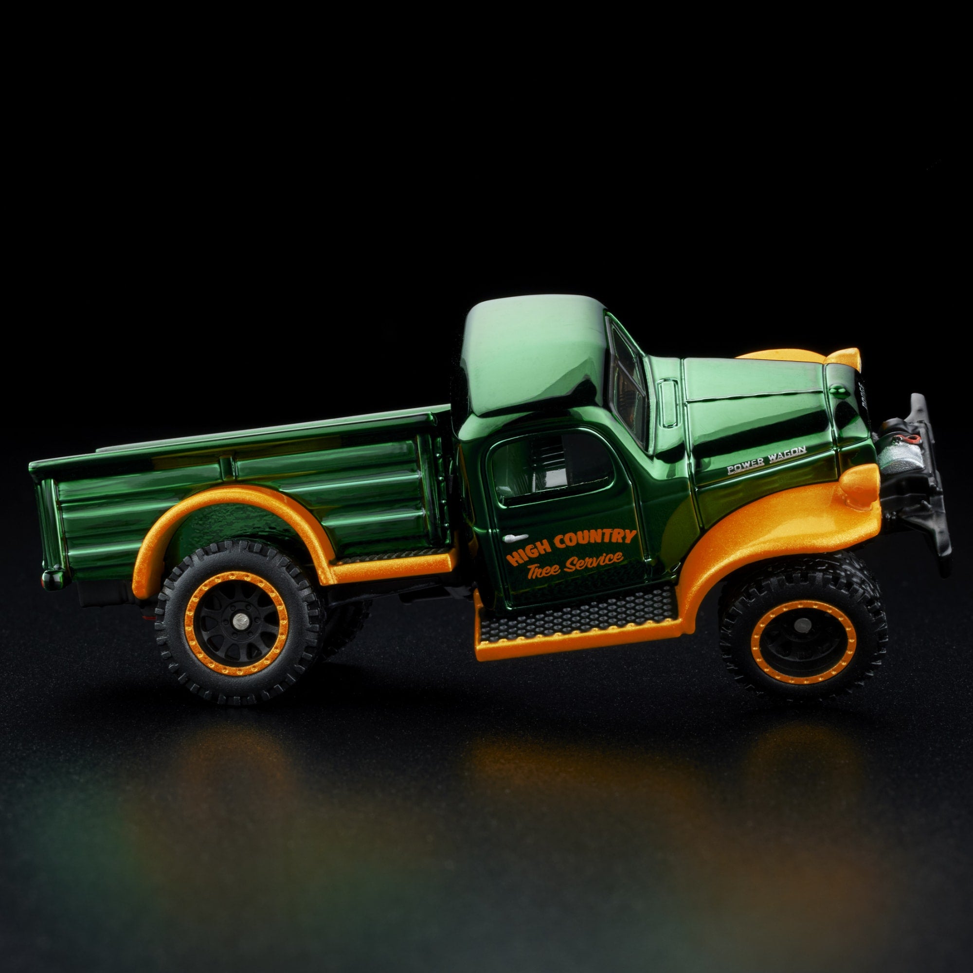 Hot Wheels RLC Exclusive Holiday 1952 Dodge Power-Wagon - Image 3