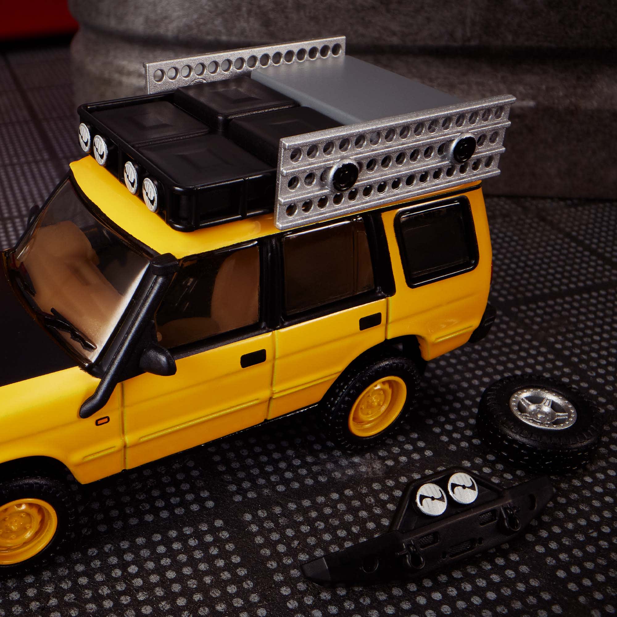 Hot Wheels Elite 64 Mod Shop '94 Land Rover Discovery - Image 10