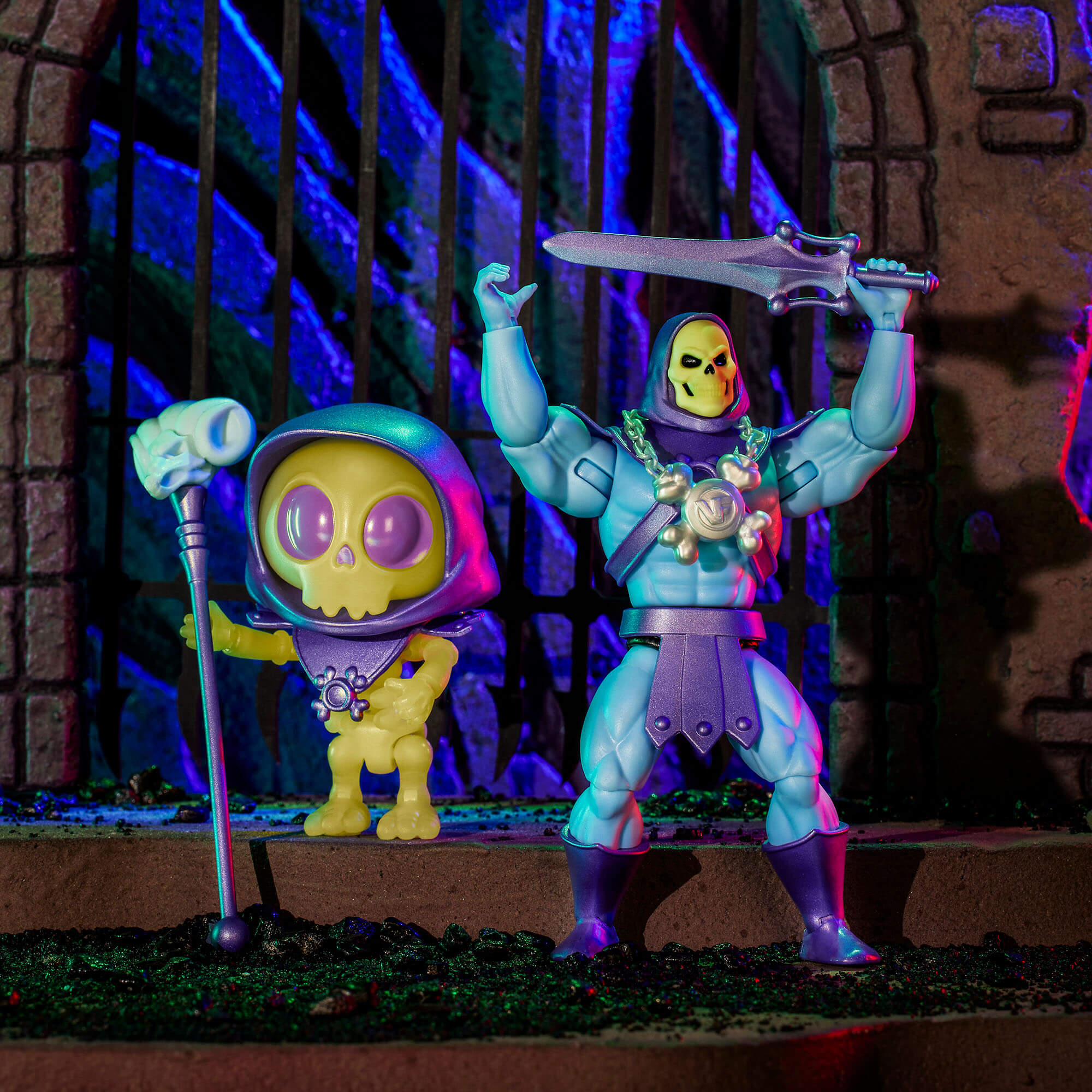 Masters of the Universe Skeletor x VeeFriends Skilled Skeleton 2-Pack - Image 2