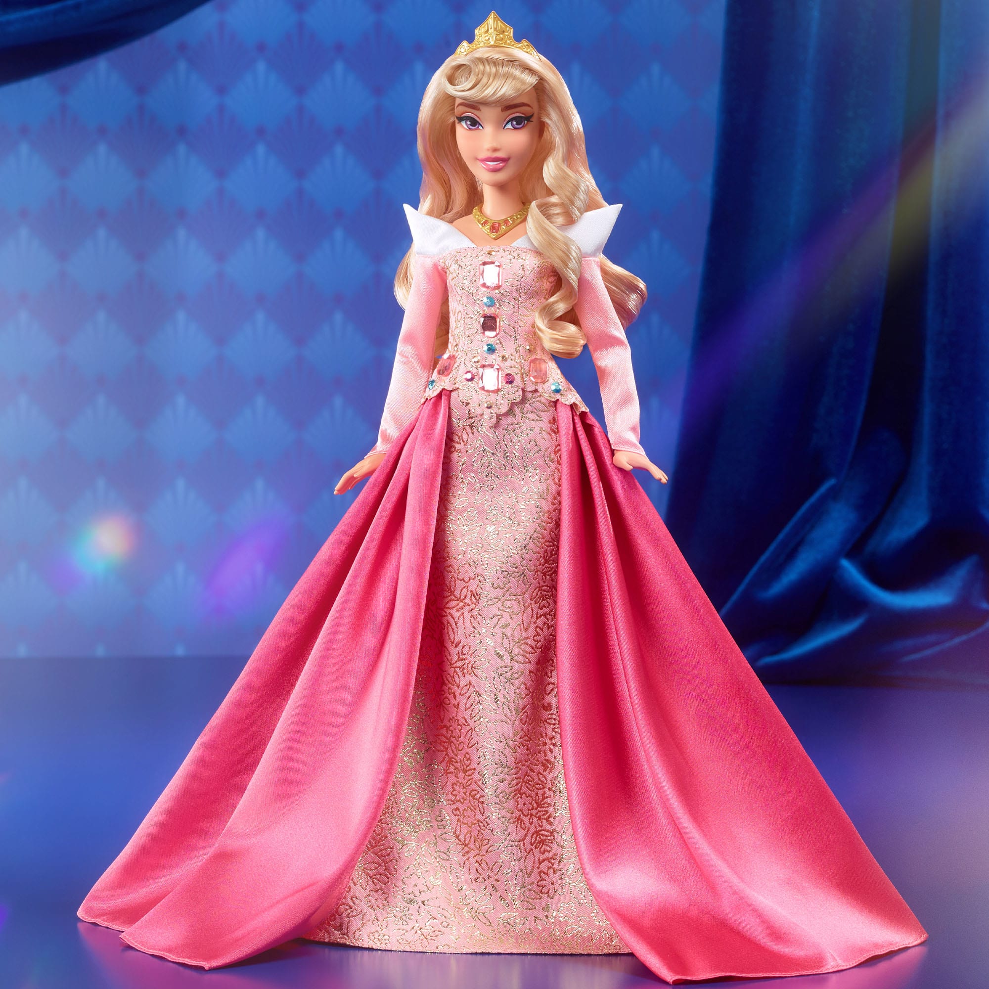 Disney Collector Radiance Collection Aurora Doll - Image 2