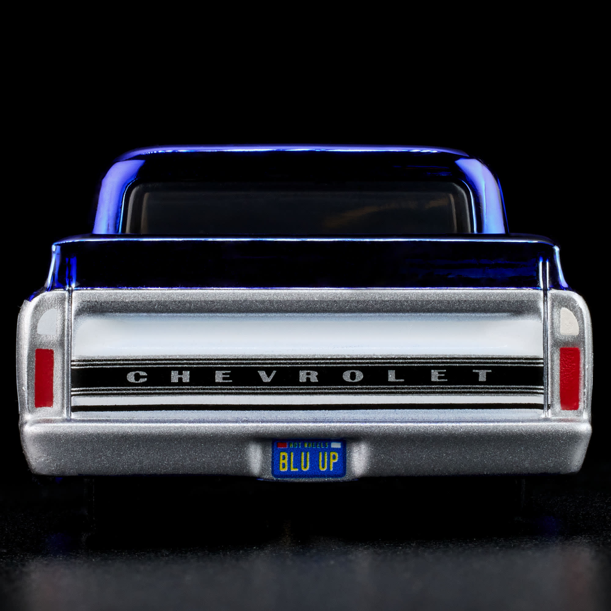 Hot Wheels RLC Exclusive 1969 Chevy C-10 - Image 12