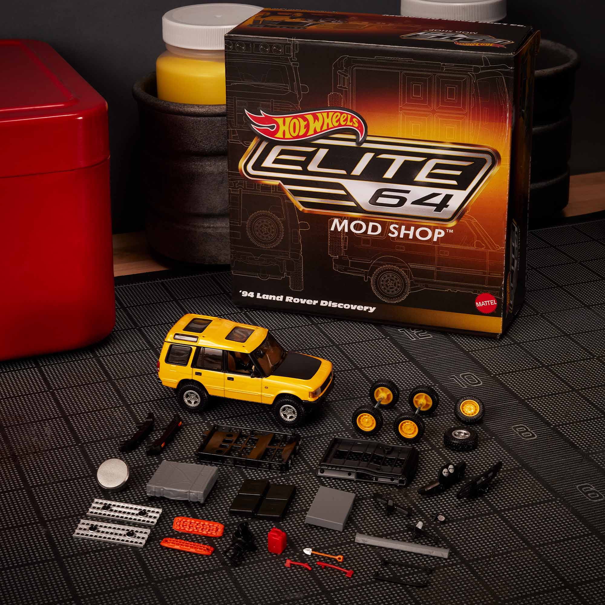 Hot Wheels Elite 64 Mod Shop '94 Land Rover Discovery - Image 14