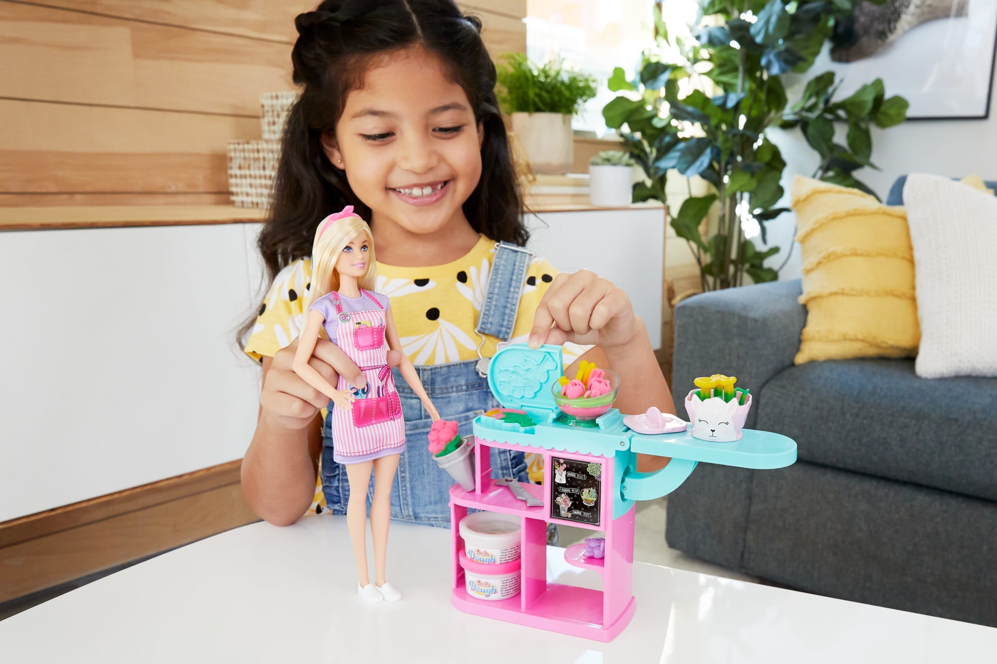 Barbie Florist Playset With Blonde Doll. Dough. Vases & More. Ages 3 & Up - Image 2