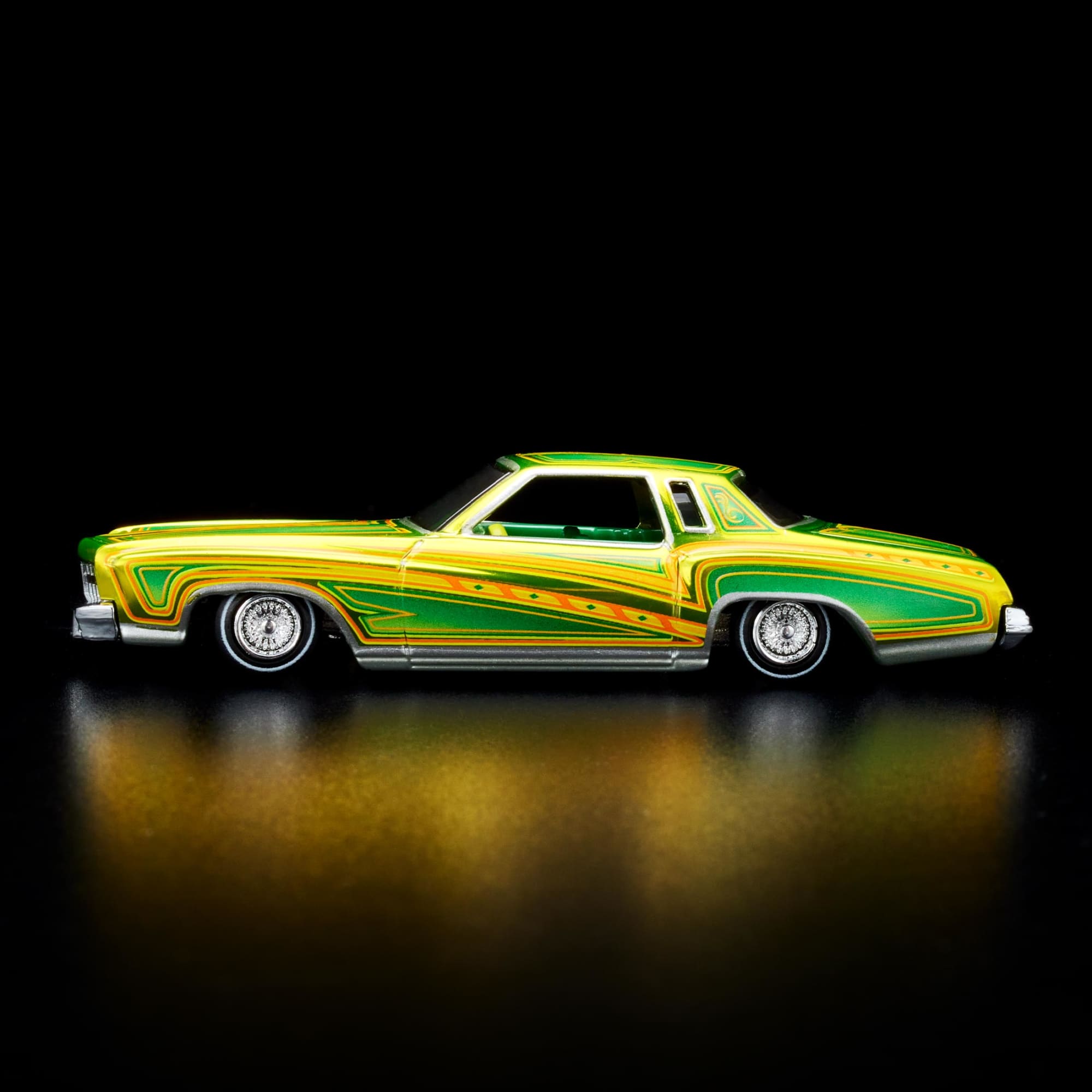 Hot Wheels RLC Exclusive 1975 Chevrolet Monte Carlo Lowrider - Image 4