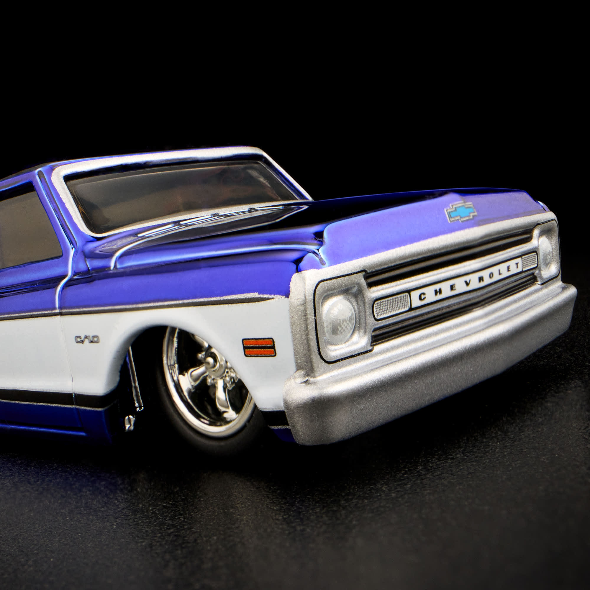 Hot Wheels RLC Exclusive 1969 Chevy C-10 - Image 15