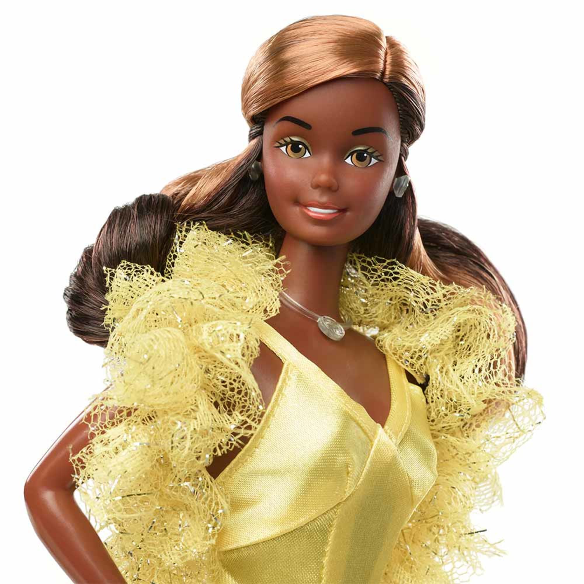1977 Superstar Christie Barbie Doll - Image 6