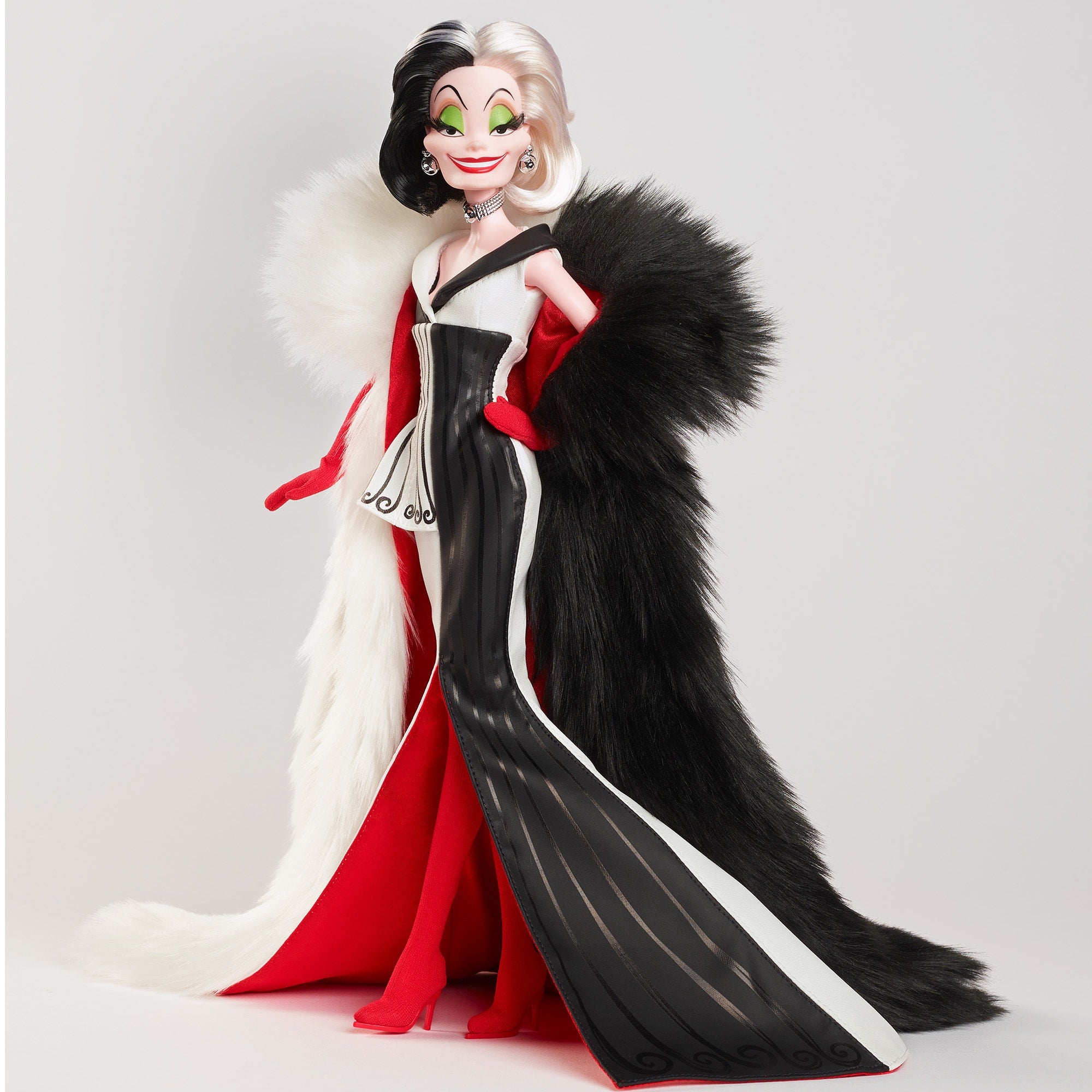 Disney Darkness Descends Cruella De Vil Doll - Image 12