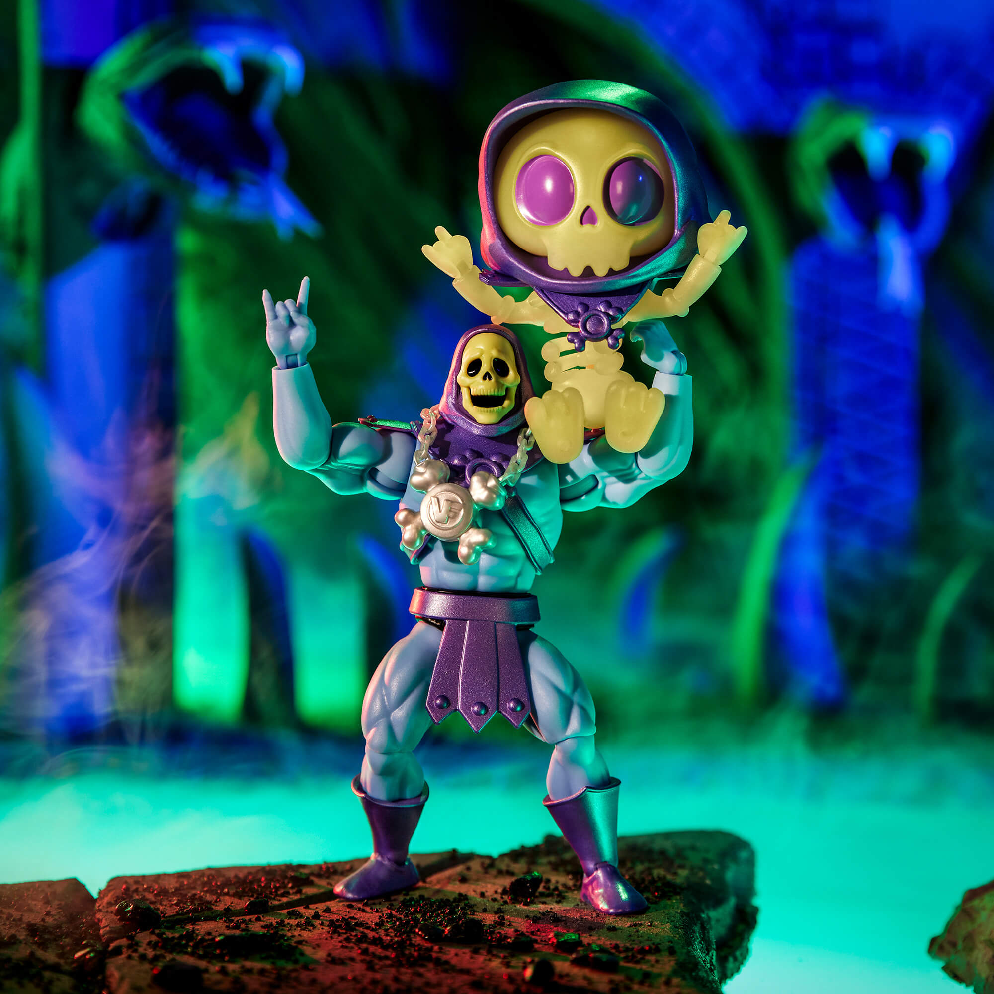 Masters of the Universe Skeletor x VeeFriends Skilled Skeleton 2-Pack - Image 3