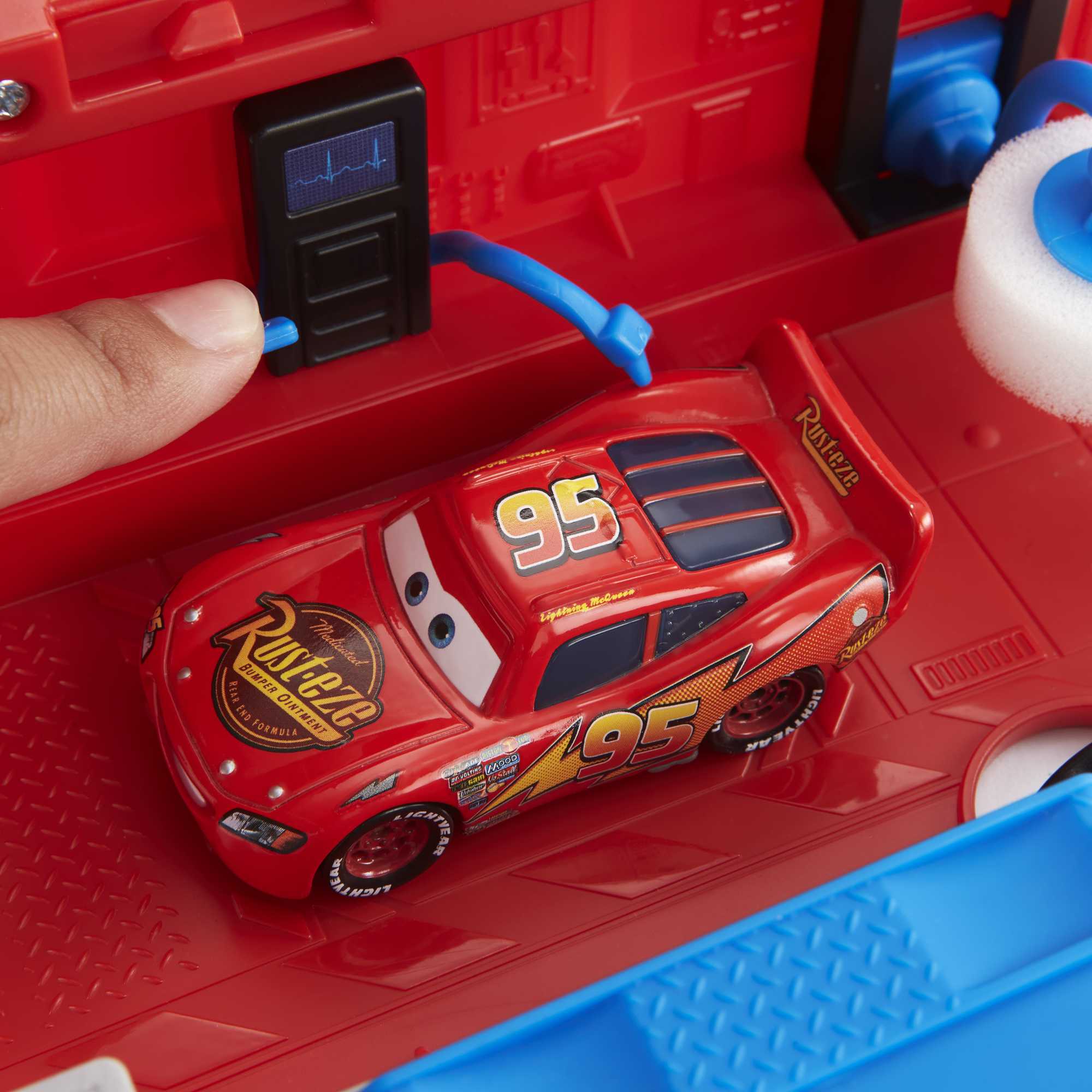 Disney/Pixar Les Bagnoles Coffret de Jeu Mack Transformable - Image 4