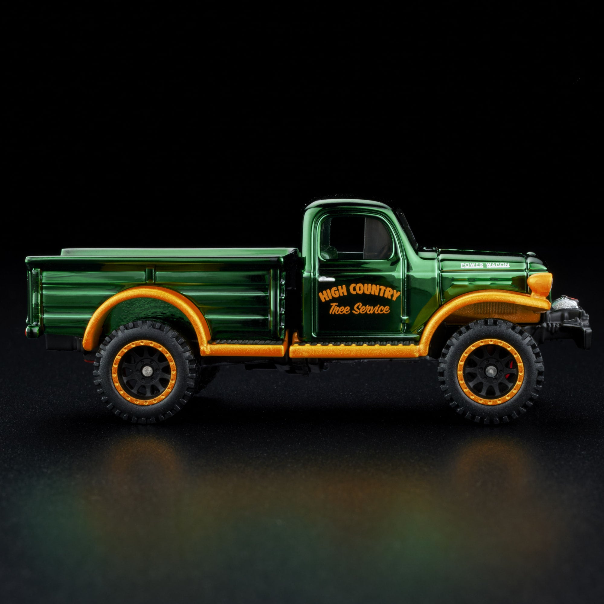 Hot Wheels RLC Exclusive Holiday 1952 Dodge Power-Wagon - Image 5