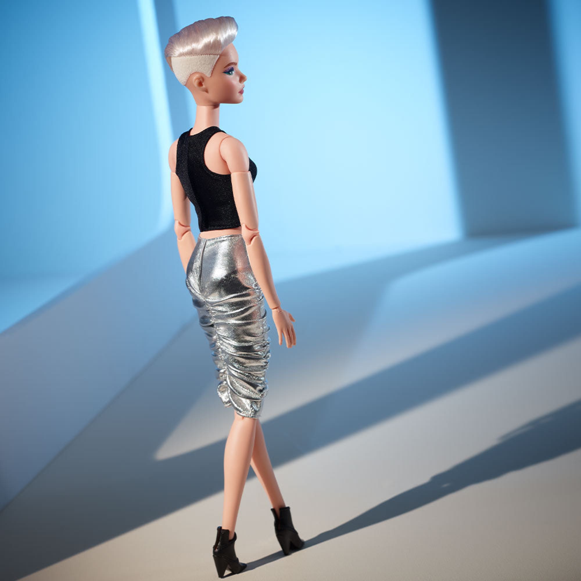 Barbie Looks Doll (Original. Blonde Pixie Cut) - Image 6