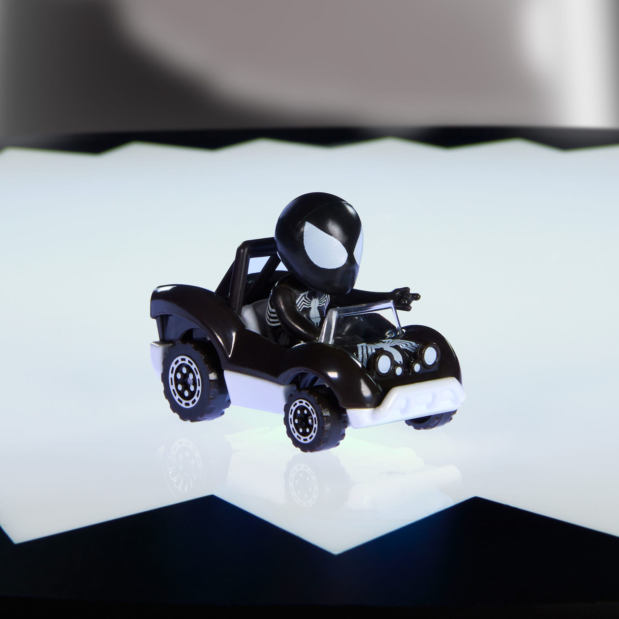 Hot Wheels RacerVerse Marvel Super Heroes Secret Wars Vehicle - Image 3