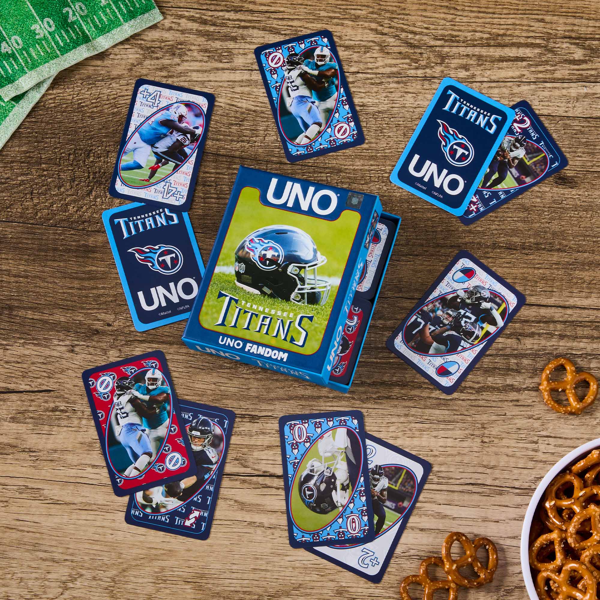 UNO Fandom NFL Tennessee Titans Game Deck - Image 3