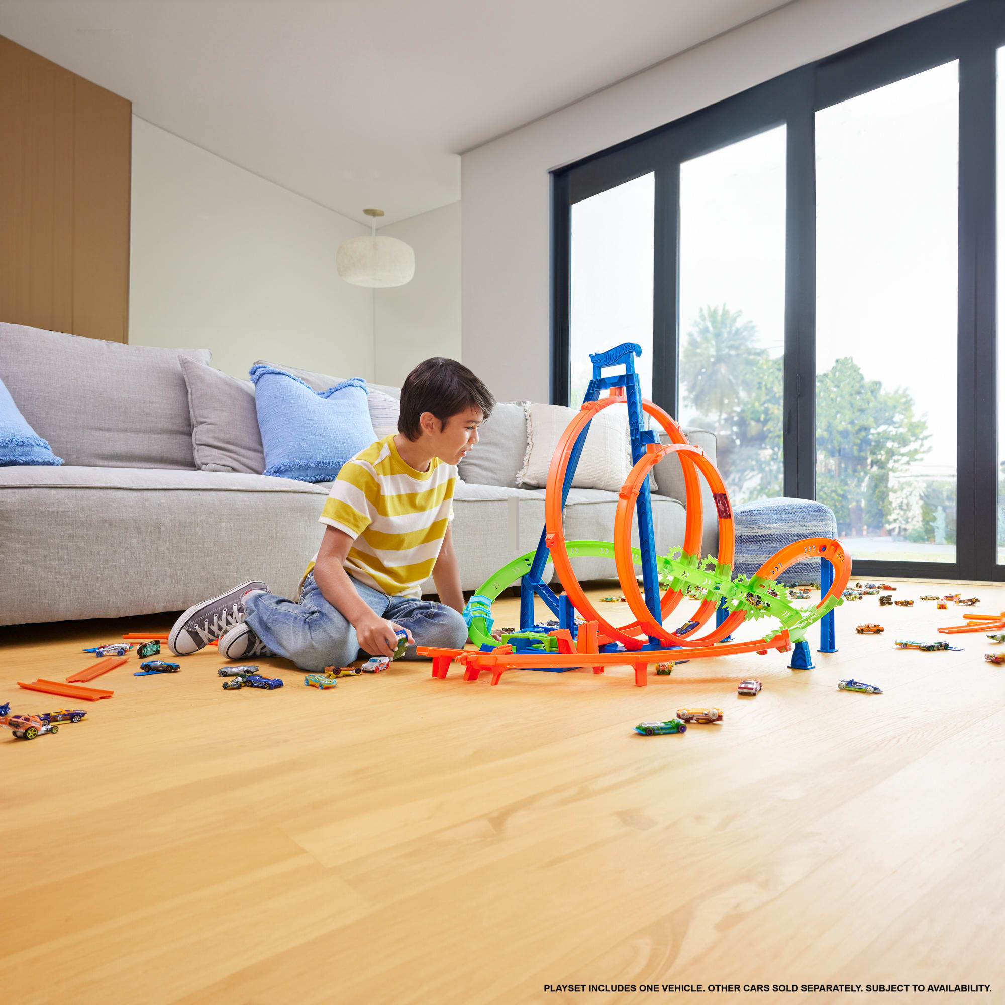 Hot Wheels Track Set With 5 Crash Zones. Motorized Booster And 1 Hot Wheels Car - Image 2